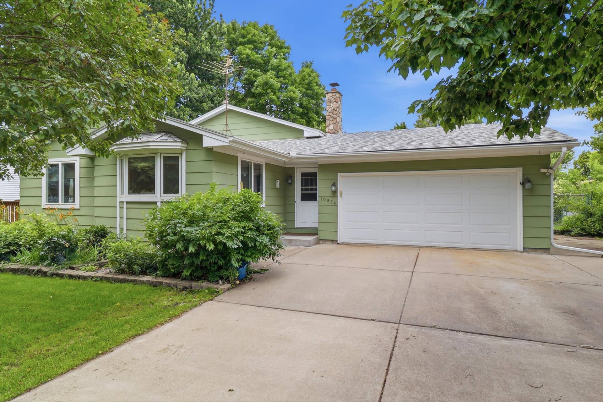 10824 95th Place N, Maple Grove, MN 55369 Front of Home