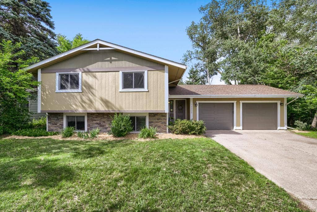 14808 56th Street N, Stillwater, MN 55082 14808 56th Street N - MLS Sized - 002 - 02 Exterior Front.jpg