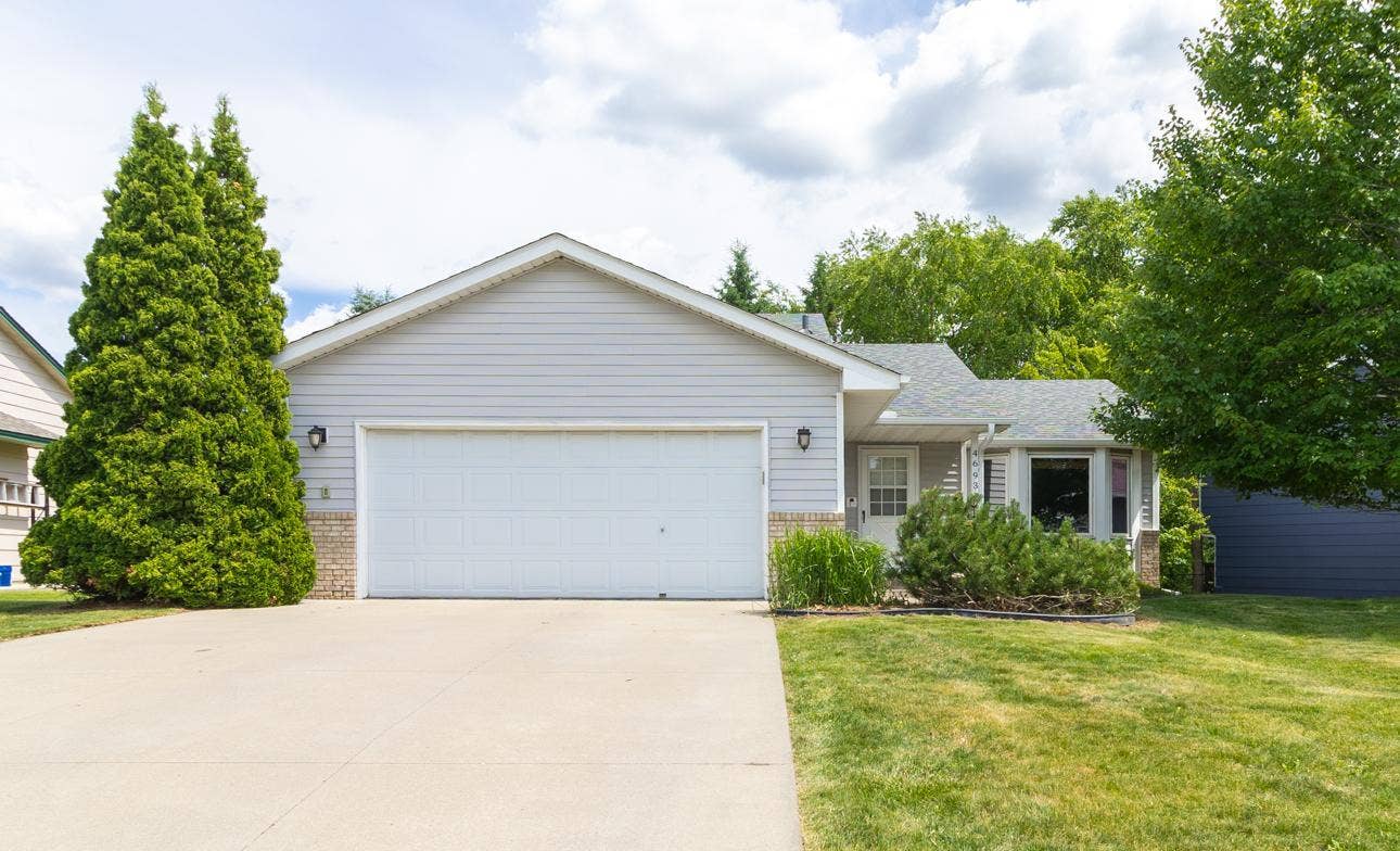 4693 Heather Ridge Road N, Oakdale, MN 55128 36.jpg