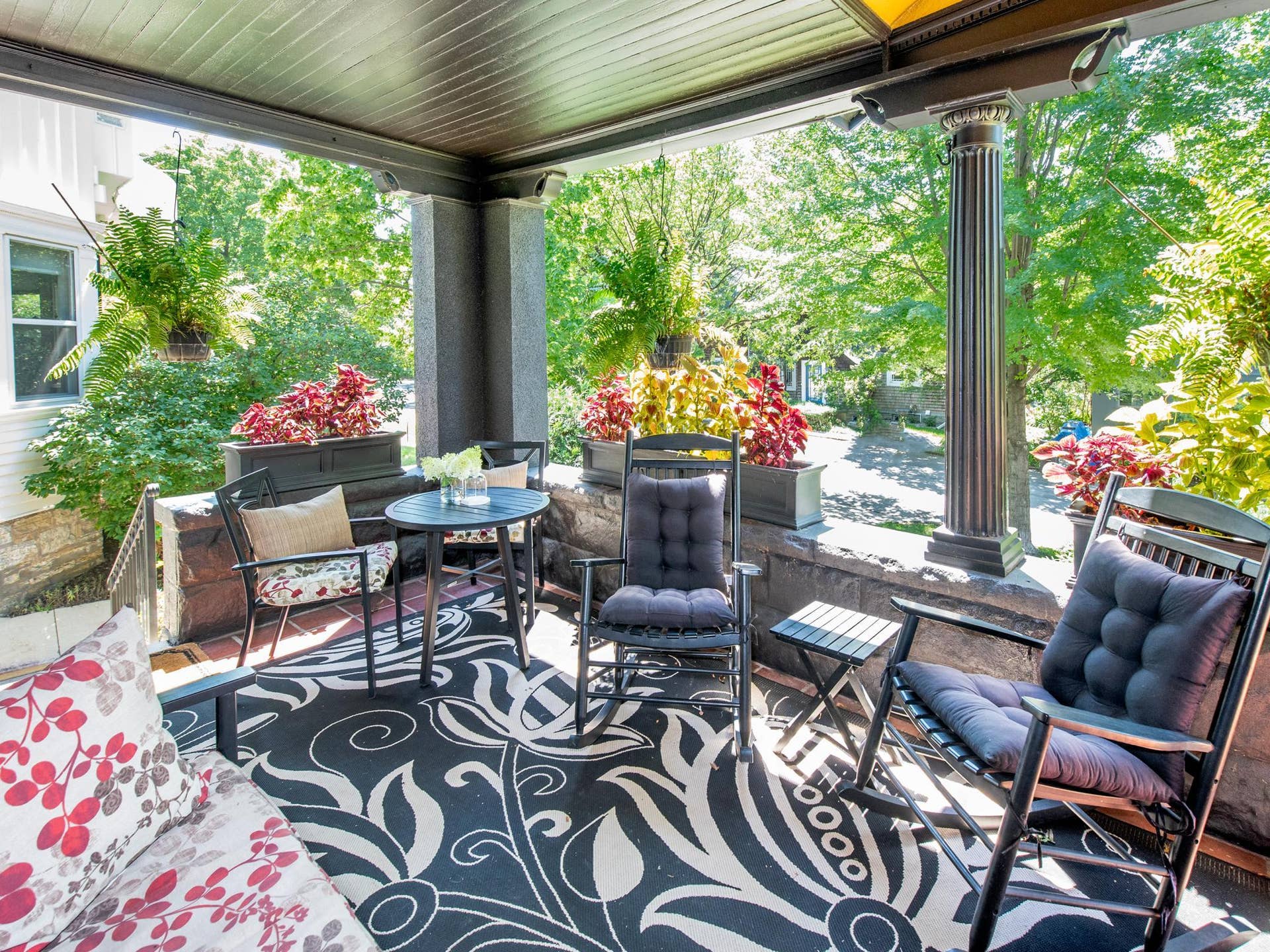 661 Fairmount Avenue, 100, Saint Paul, MN 55105 The perfect place to relax and enjoy the surrounding neighborhood
