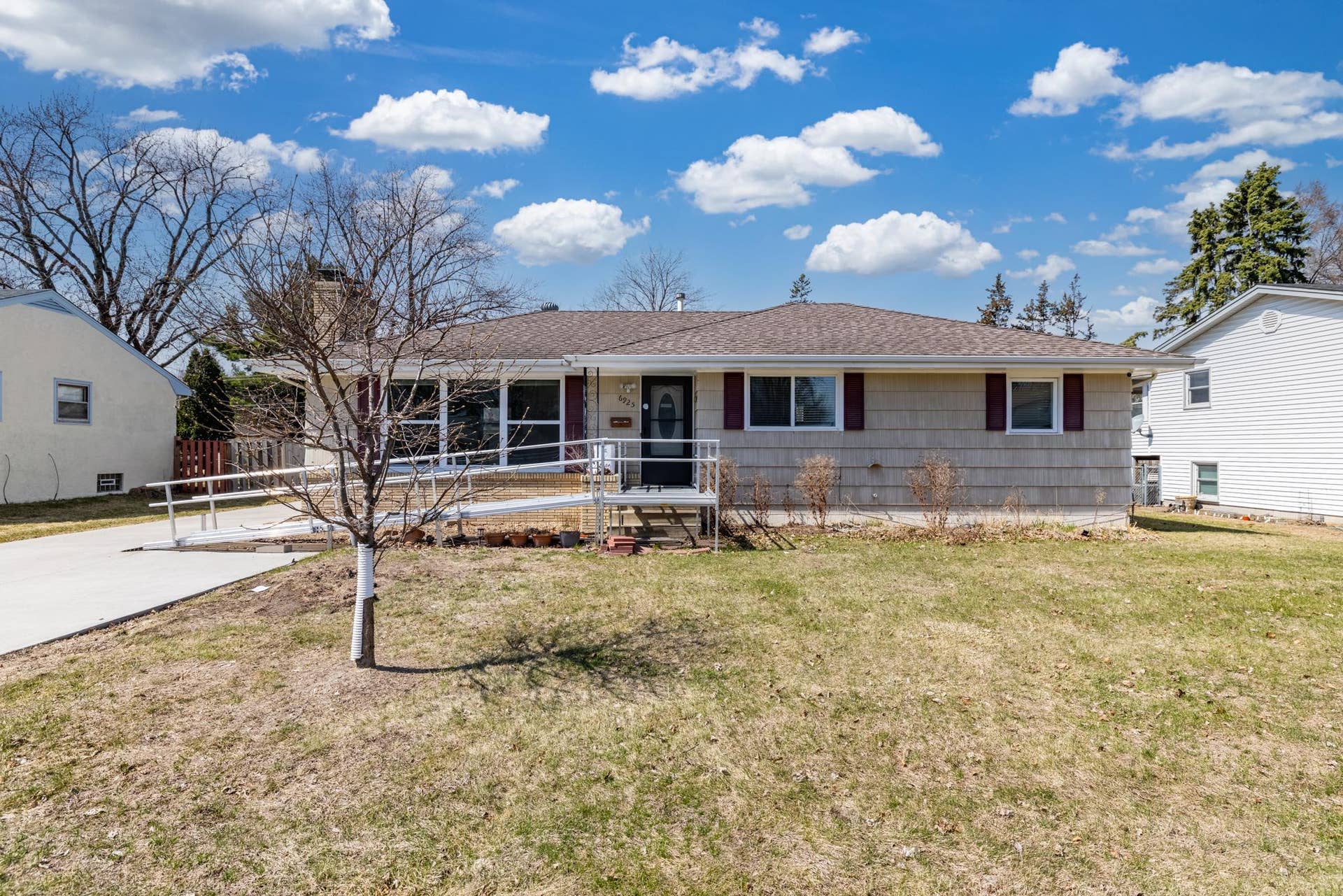 6925 Halifax Avenue N, Brooklyn Center, MN 55429 Spacious Concrete Driveway.jpg