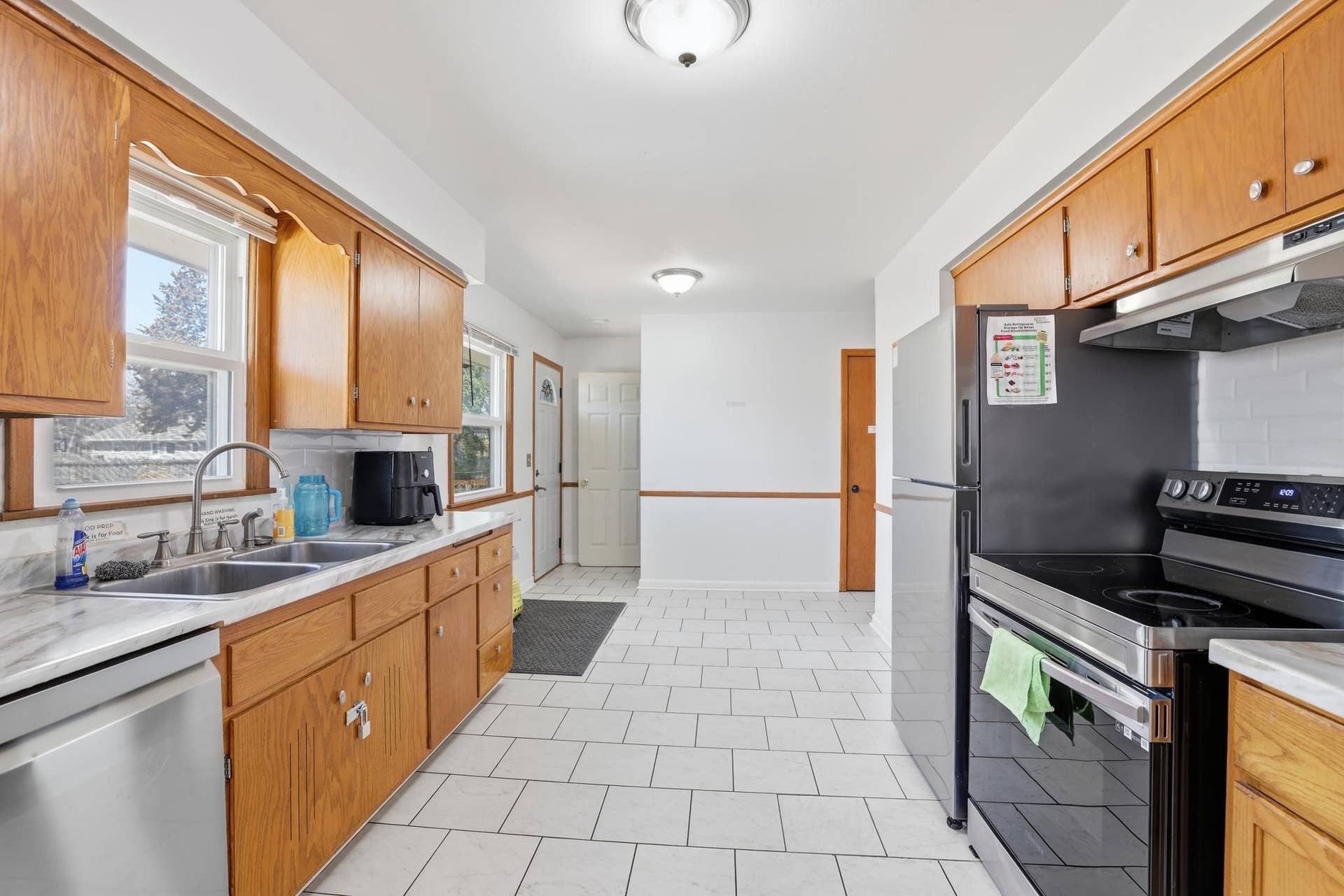 6925 Halifax Avenue N, Brooklyn Center, MN 55429 Kitchen on Main Level.jpg