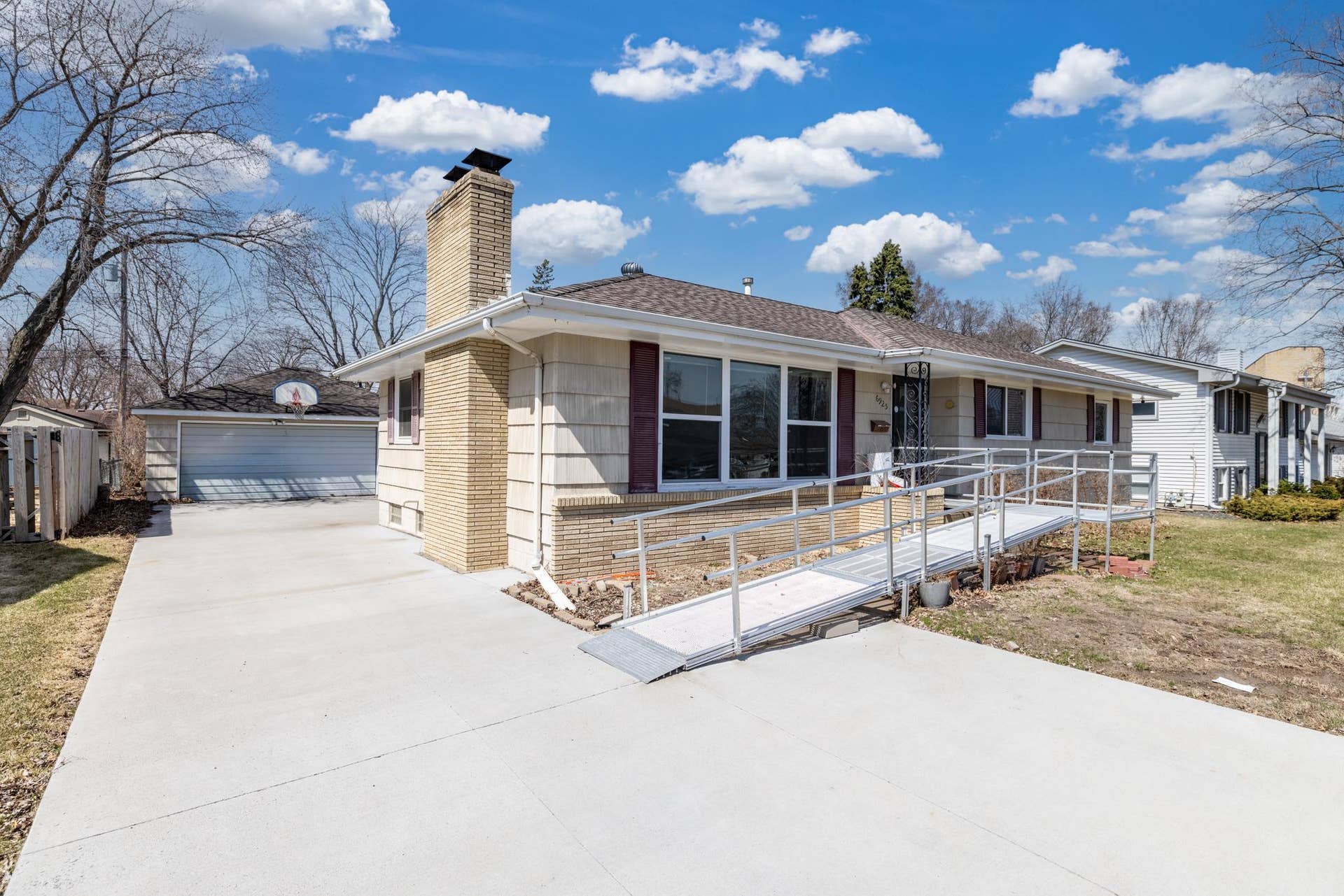 6925 Halifax Avenue N, Brooklyn Center, MN 55429 Wheelchair Accessible.jpg