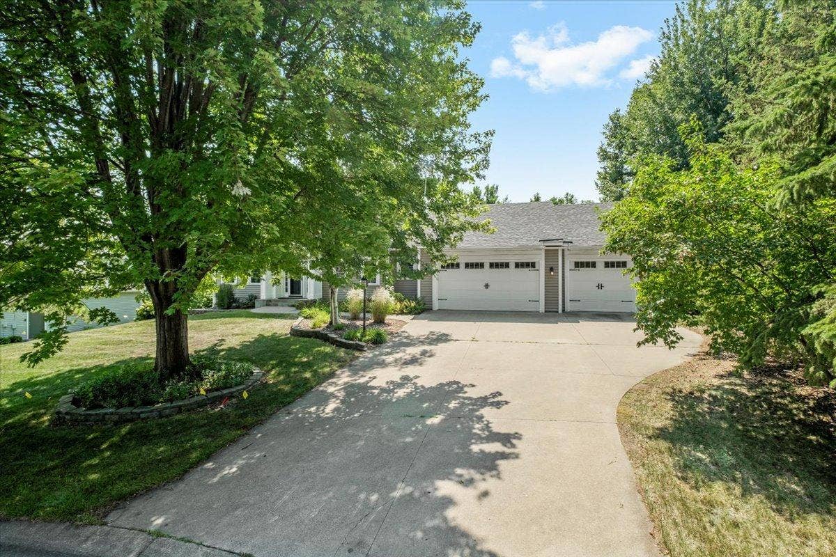 794 Interlachen Draw, Woodbury, MN 55125 794 Interlachen Draw, Woodbury, MN 55125