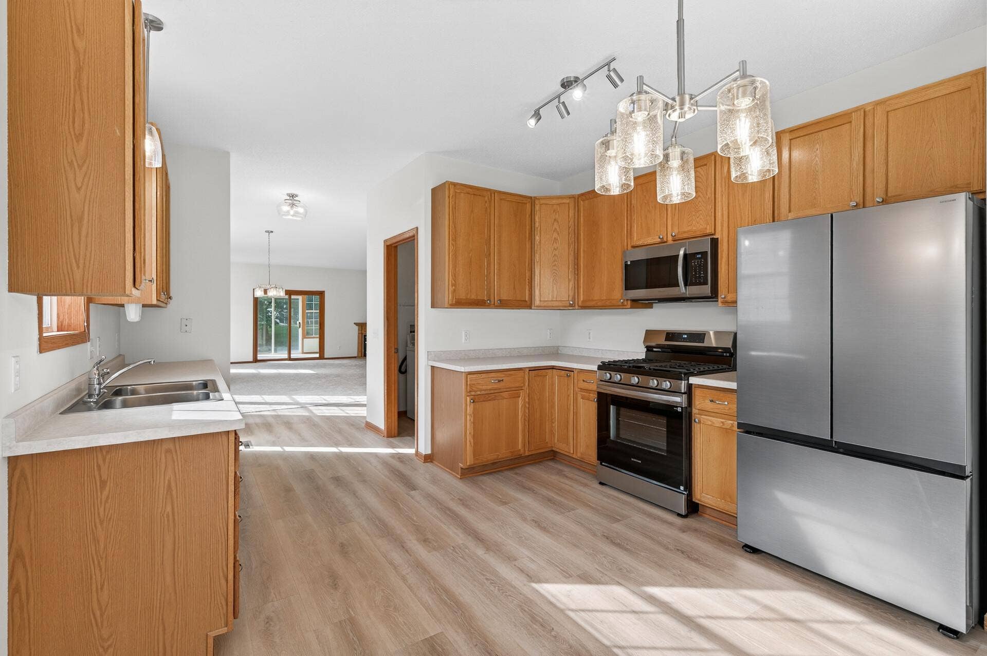442 Meadowood Lane, Burnsville, MN 55337 47_442_Meadowood16 (1)_mls.jpg