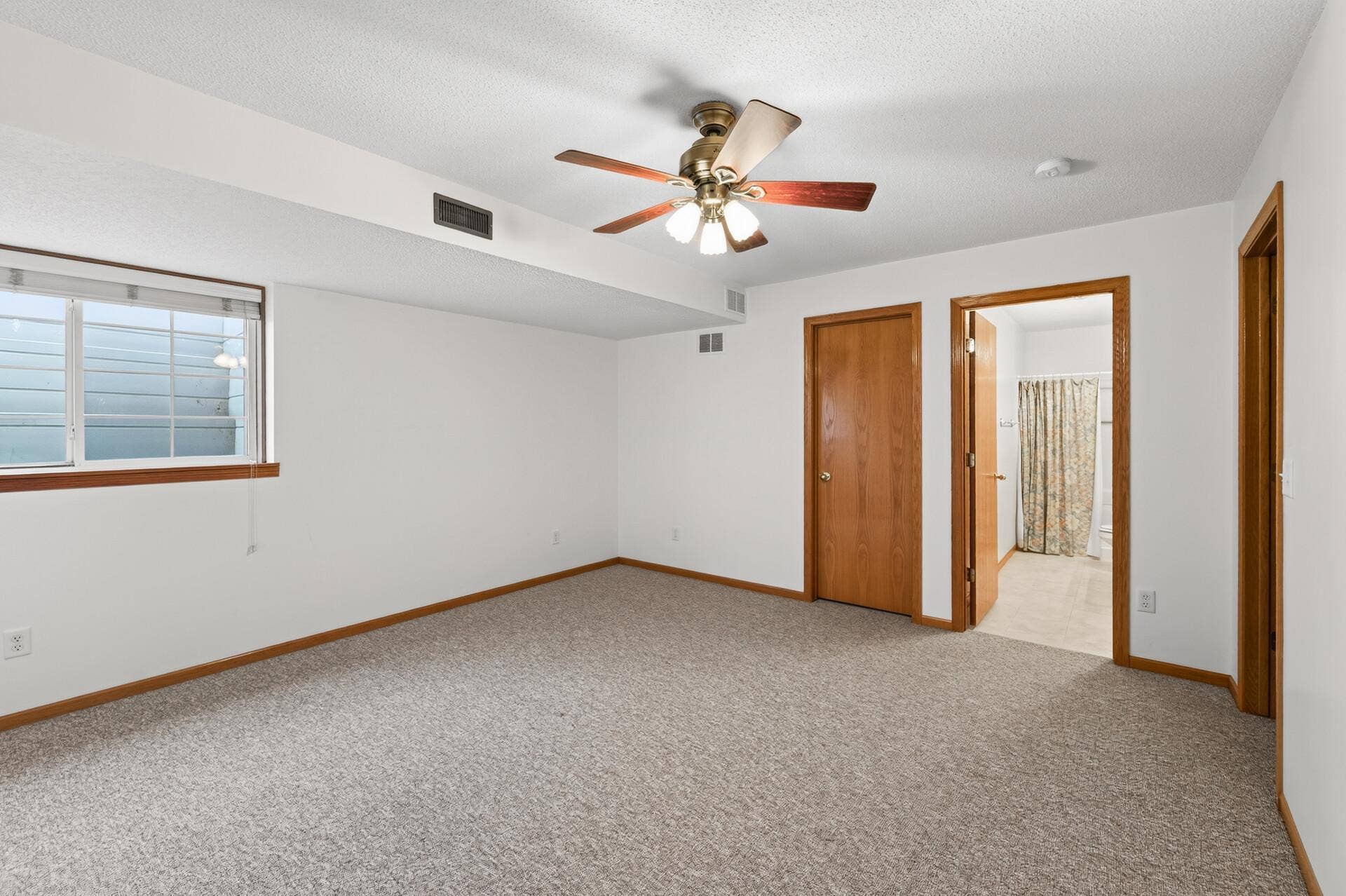 442 Meadowood Lane, Burnsville, MN 55337 56_442_Meadowood25 (1)_mls.jpg
