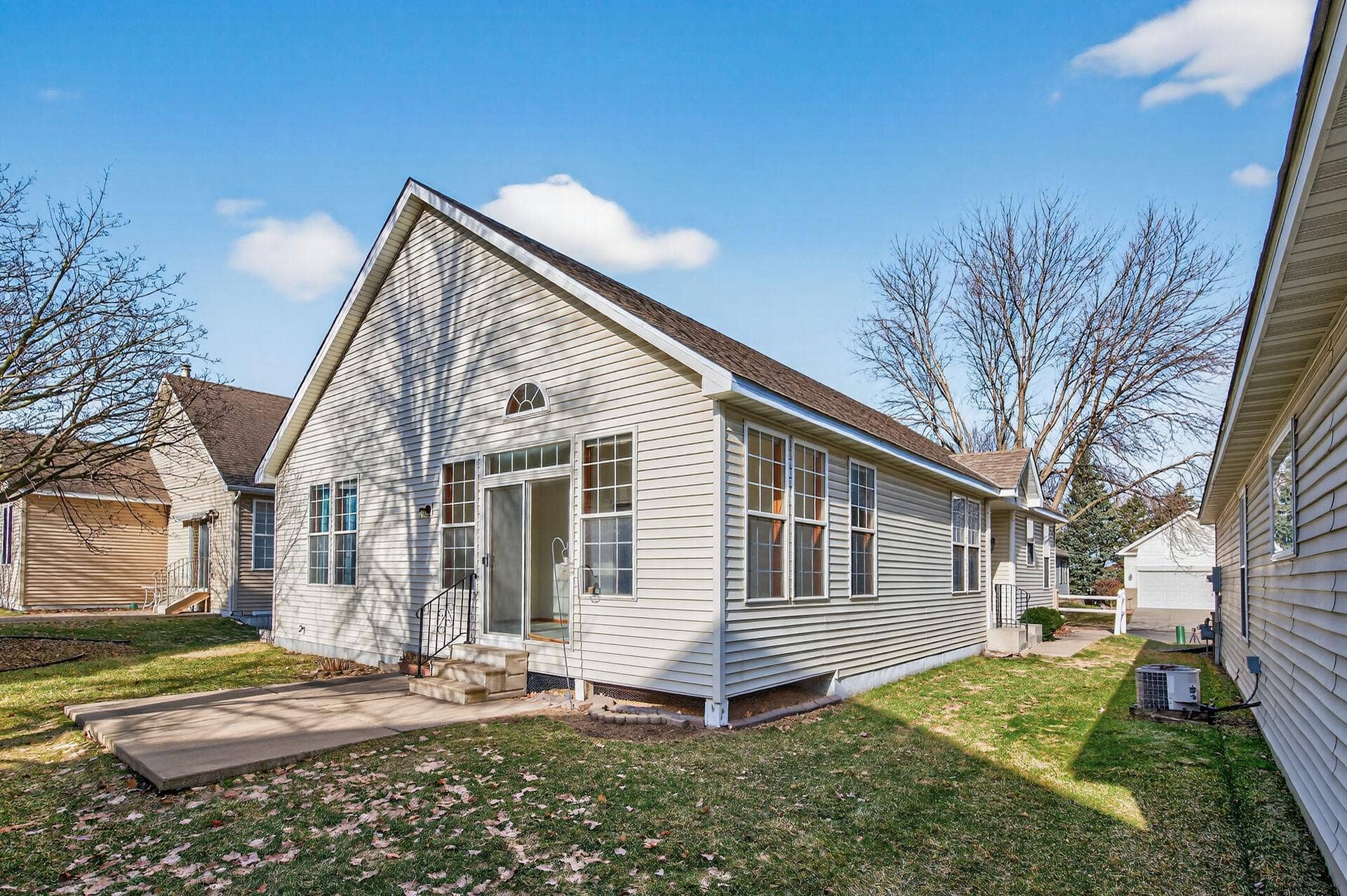442 Meadowood Lane, Burnsville, MN 55337 28_442_Meadowood28_mls.jpg