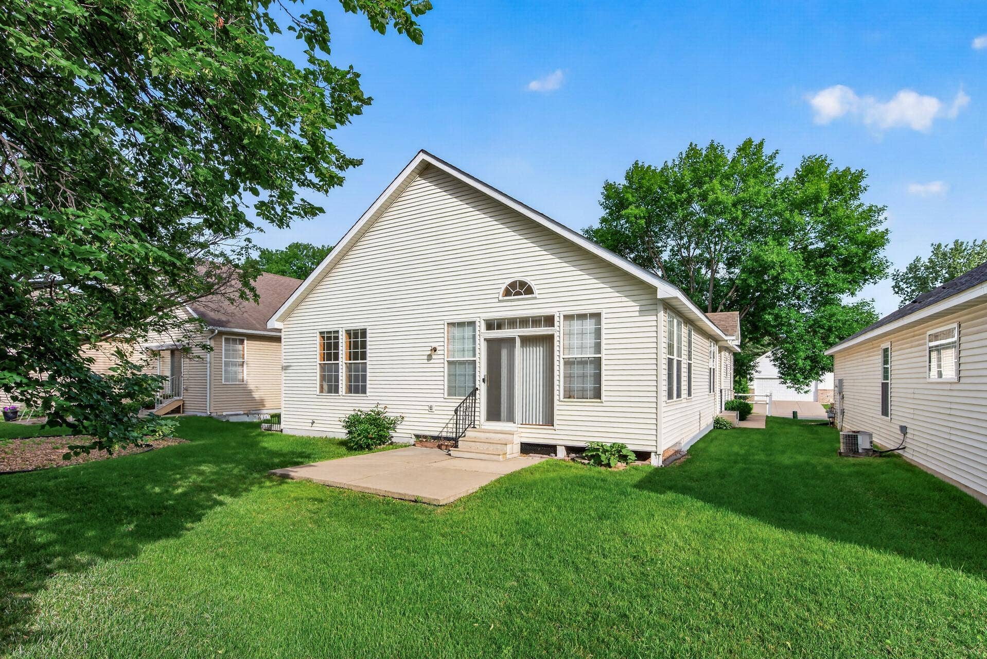 442 Meadowood Lane, Burnsville, MN 55337 60_442_Meadowood29 (1)_mls.jpg