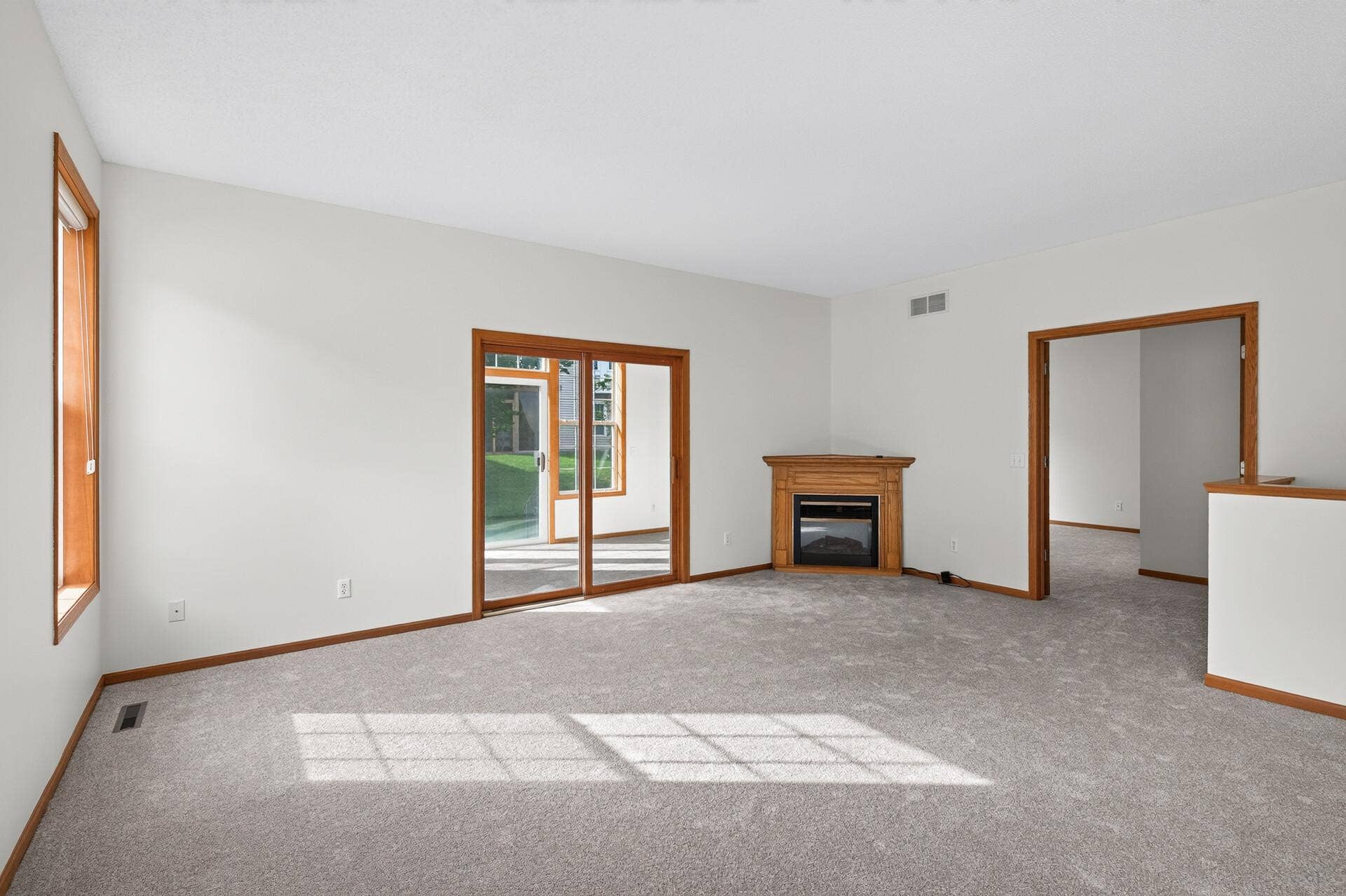 442 Meadowood Lane, Burnsville, MN 55337 38_442_Meadowood7 (1)_mls.jpg
