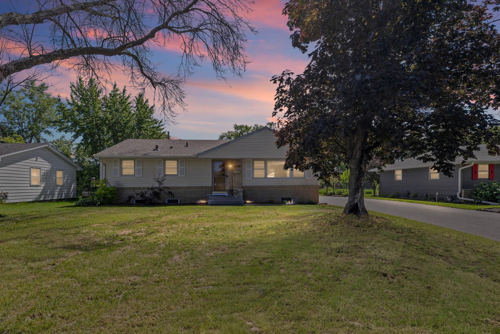 6436 Marlin Drive, Brooklyn Center, MN 55429 Charming Curb Appeal