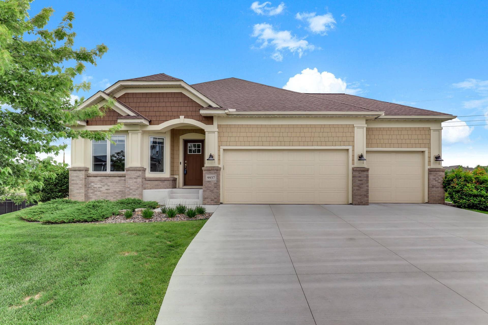 9937 Lower 8th Street N, Lake Elmo, MN 55042 1-web-or-mls-9937-Lower-8th-St-N-01.jpg
