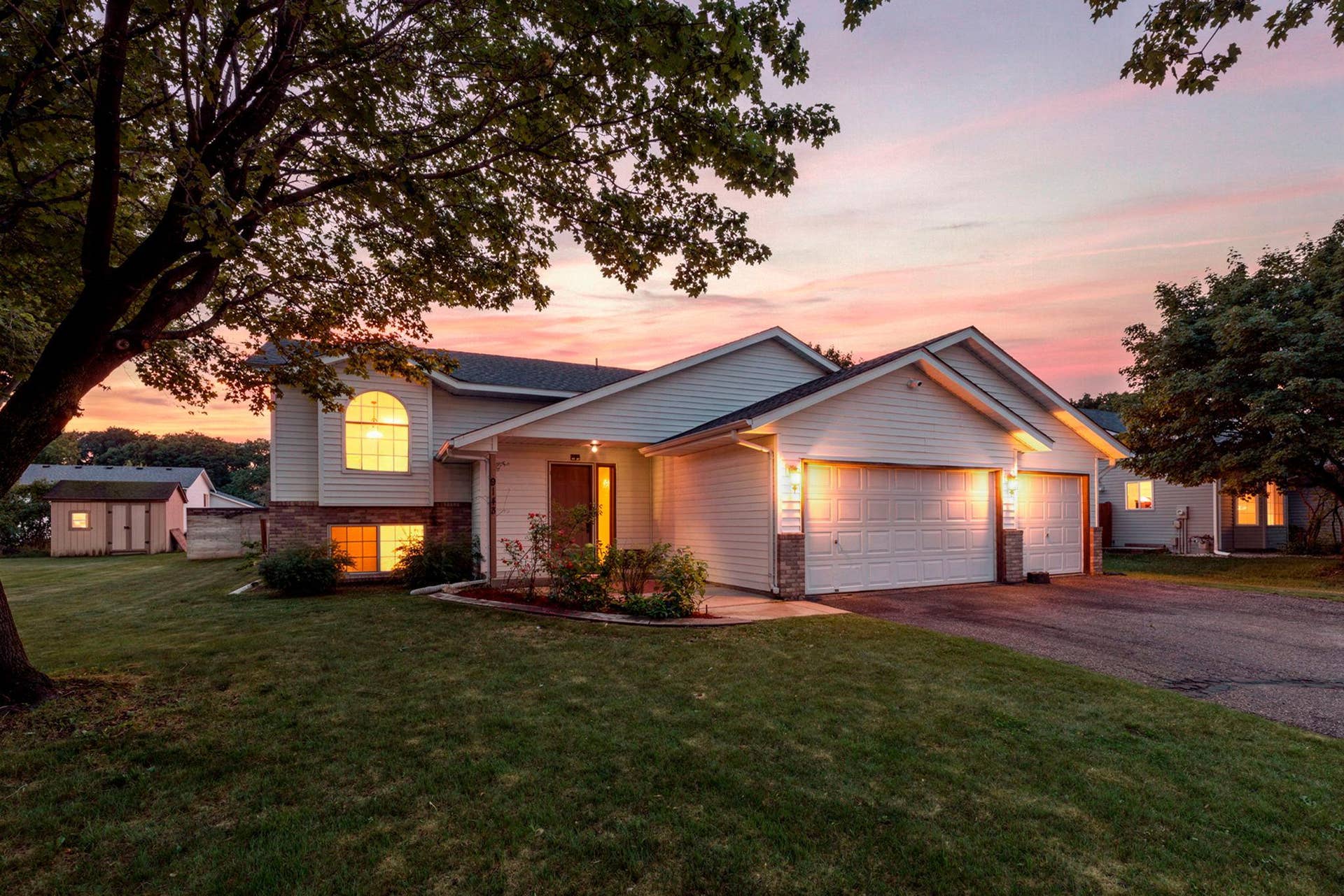 9143 Brunswick Avenue N, Brooklyn Park, MN 55443 1-web-or-mls-9143 Brunswick Ave N-310 copy.jpg