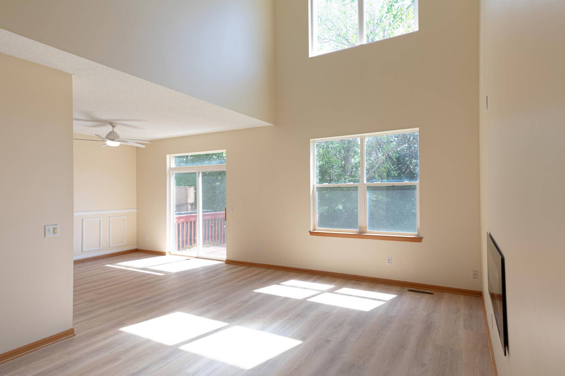 16959 79th Avenue N, Maple Grove, MN 55311 Ample Natural Light.jpg