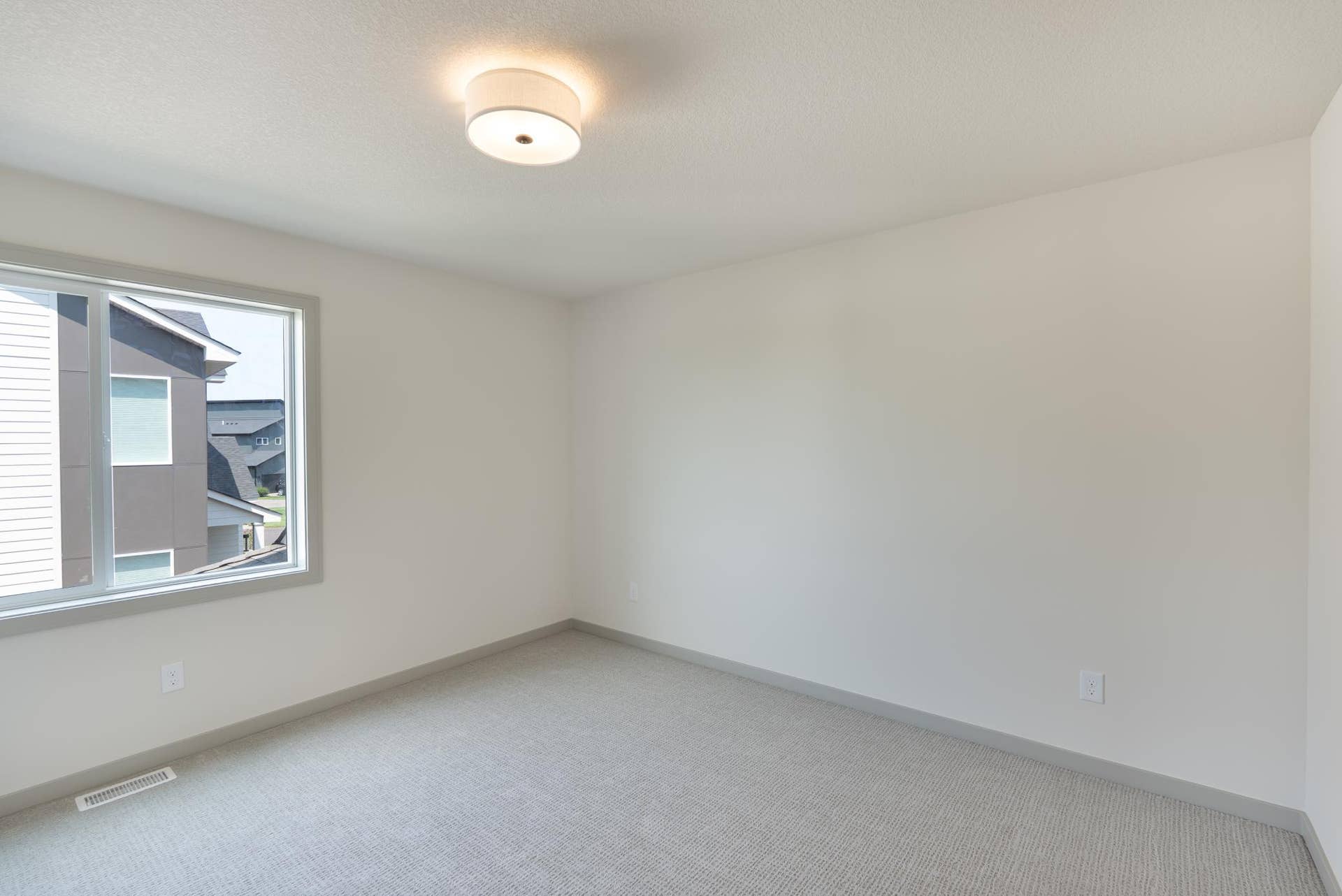 5036 Airlake Draw, Woodbury, MN 55129 DSC02097-Edit.jpg