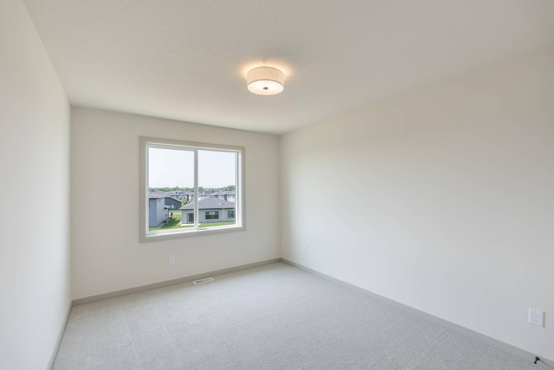 5036 Airlake Draw, Woodbury, MN 55129 DSC02112-Edit.jpg