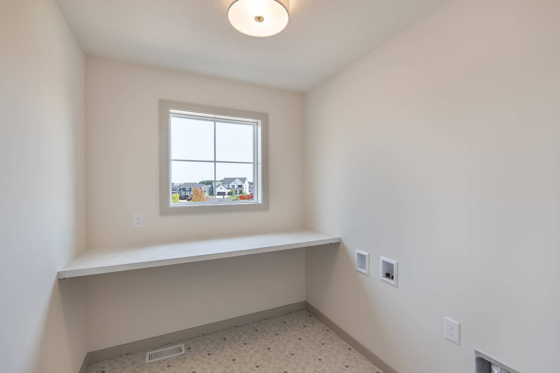 5036 Airlake Draw, Woodbury, MN 55129 DSC02087-Edit.jpg