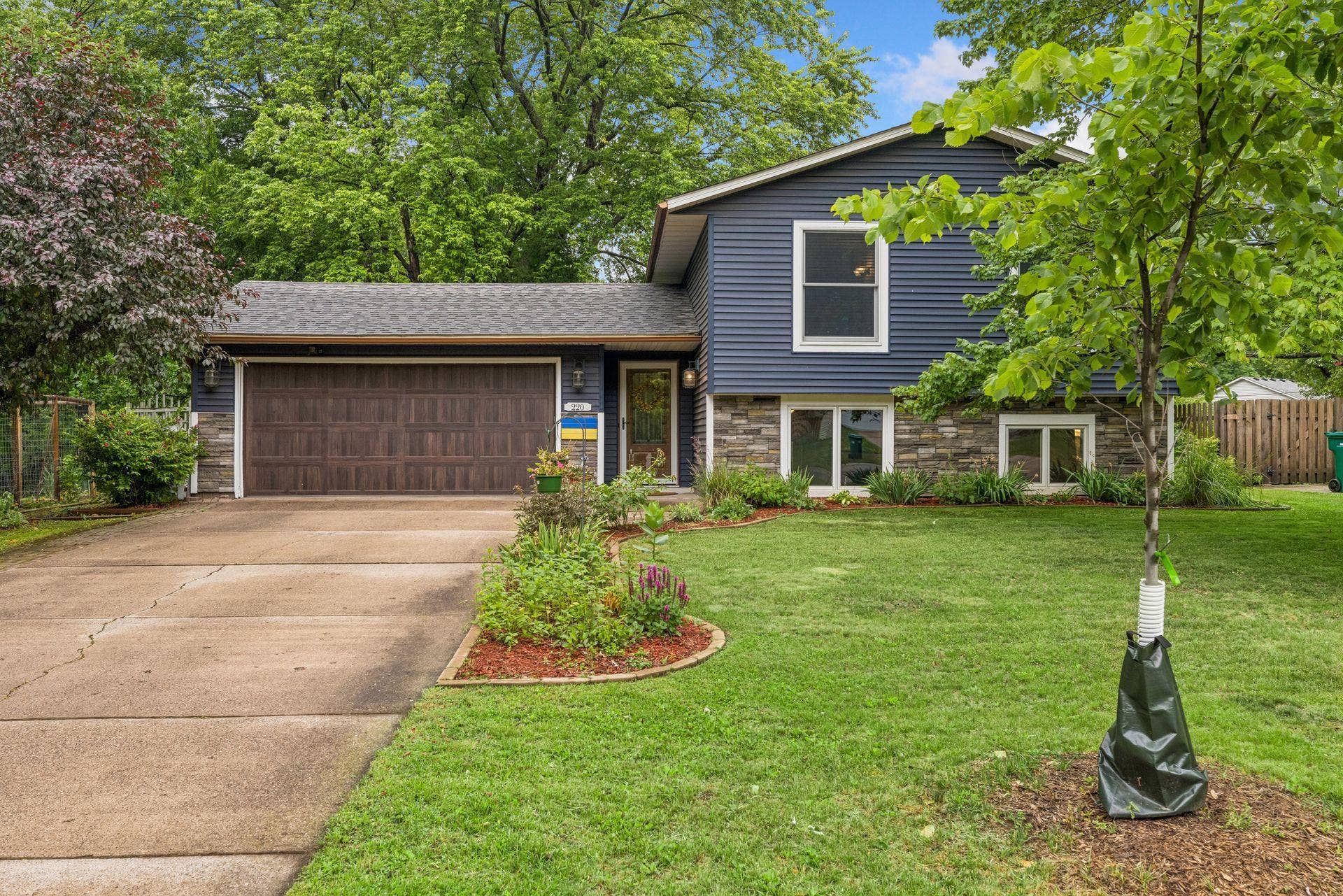 220 Edgewood Avenue, Stillwater, MN 55082 Awesome Curb Appeal!