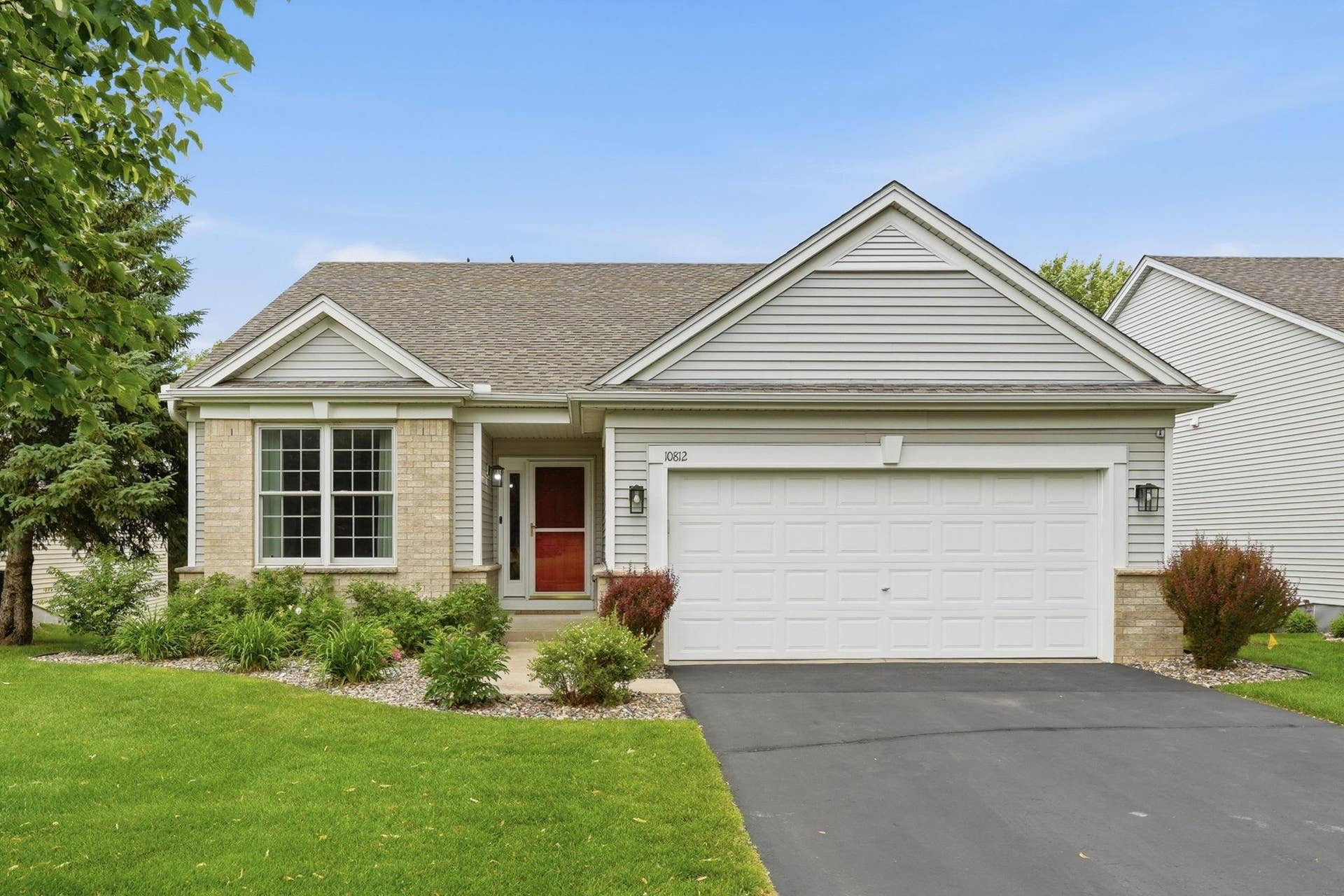 10812 Thone Circle, Woodbury, MN 55129 10812 Thone Circle, Woodbury, MN 55129