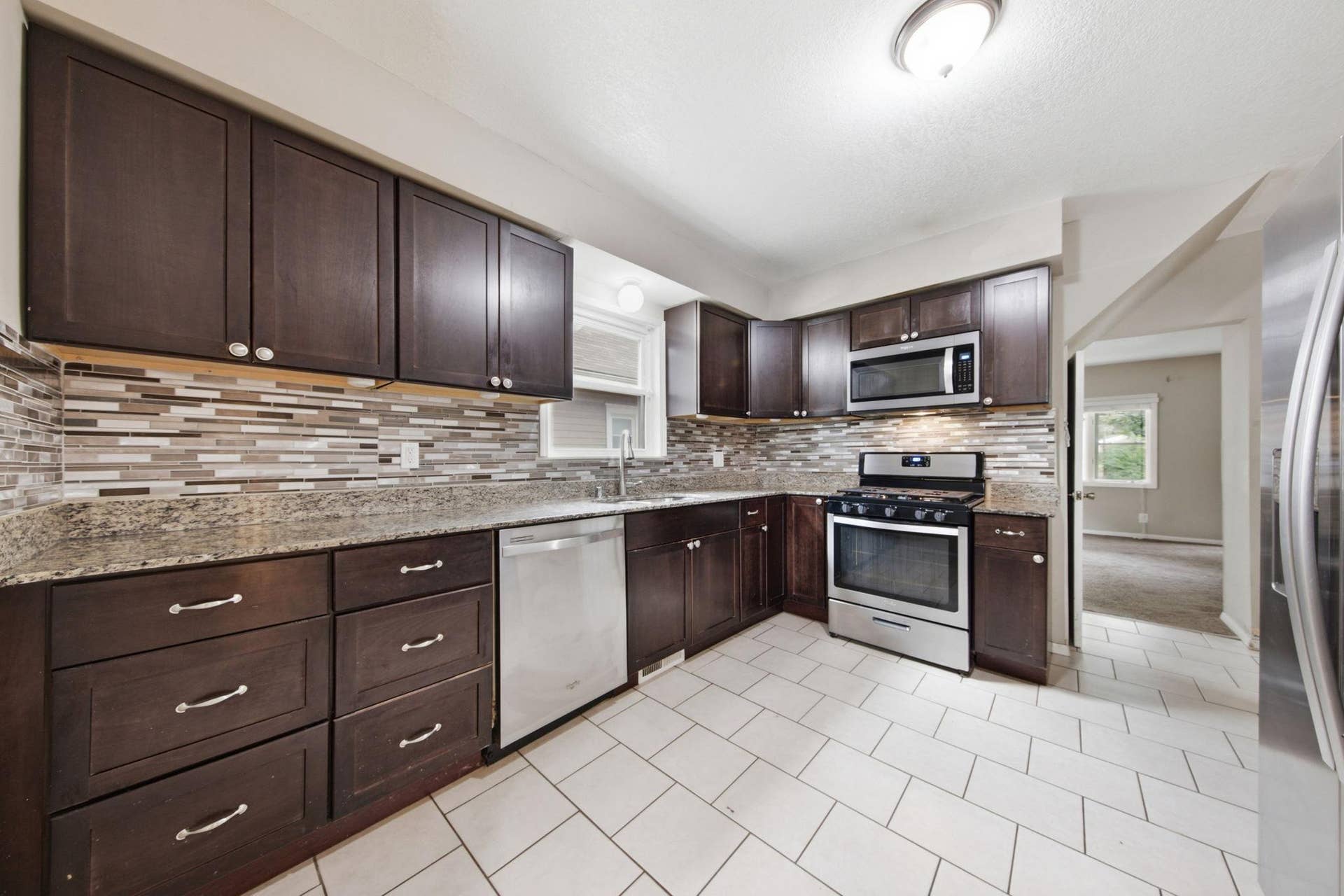 1004 Western Avenue N, 97, Saint Paul, MN 55117 Kitchen