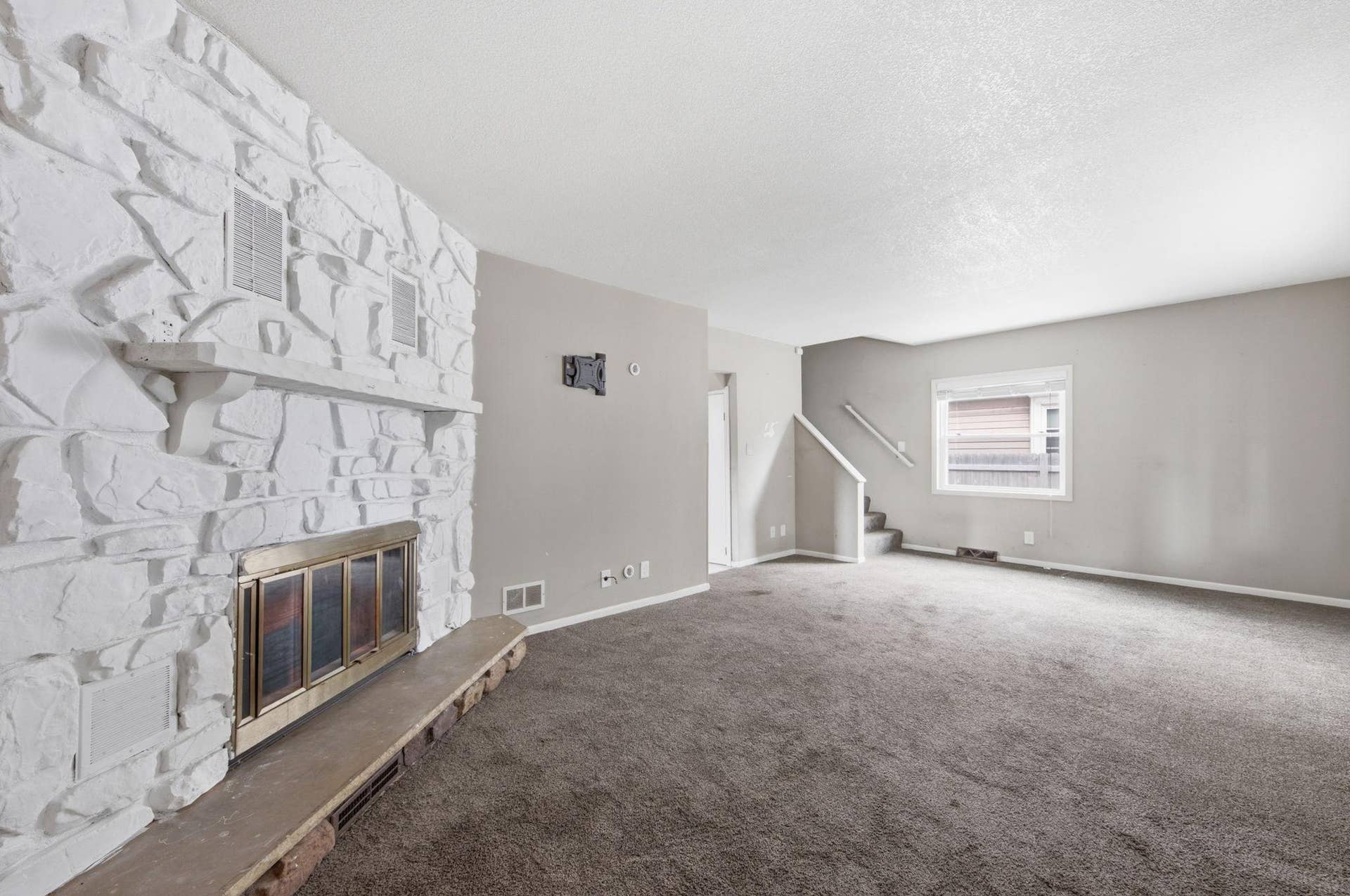 1004 Western Avenue N, 97, Saint Paul, MN 55117 Living Room