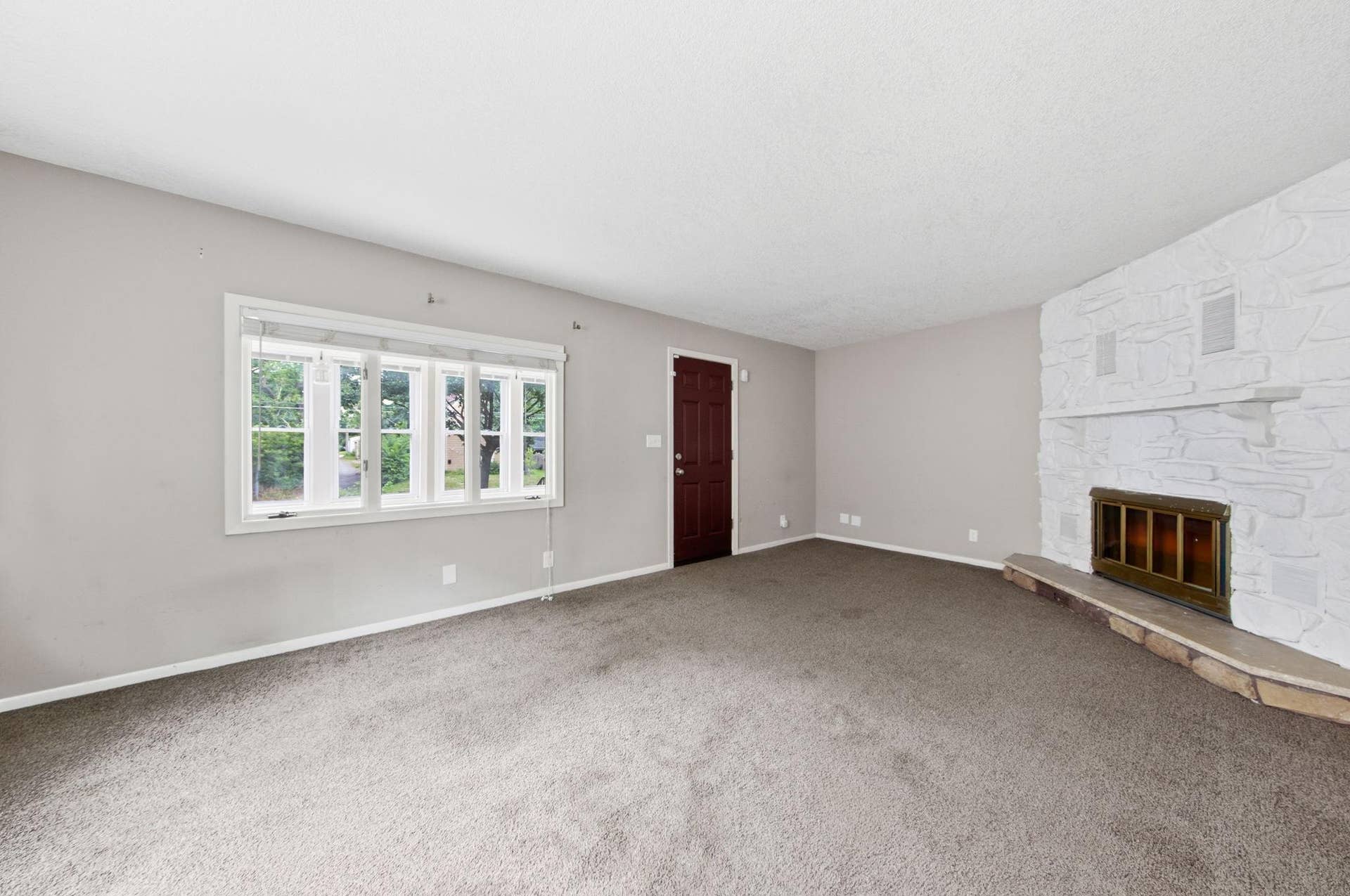 1004 Western Avenue N, 97, Saint Paul, MN 55117 Livingroom