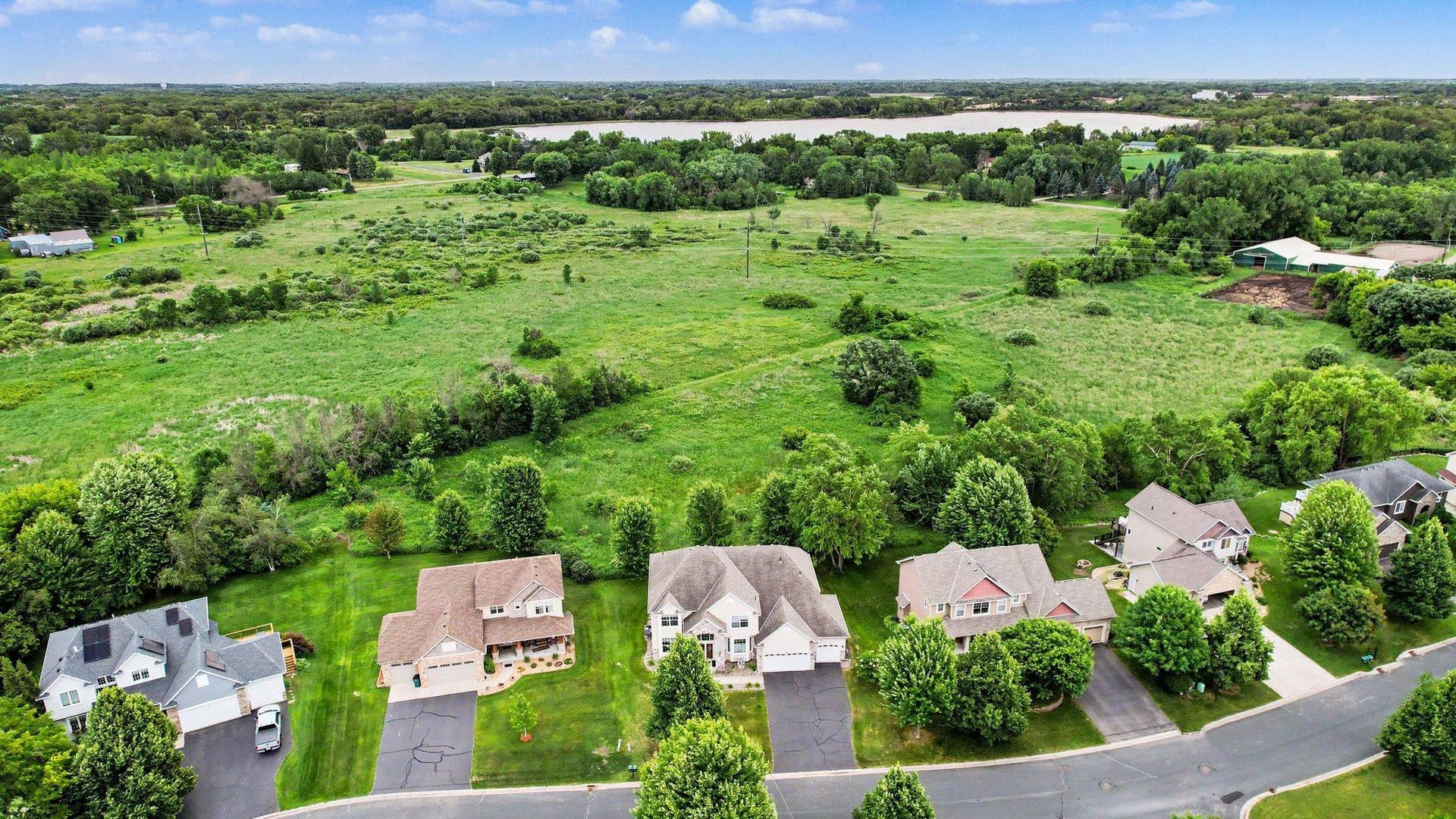6452 Pheasant Hills Drive, Hugo, MN 55038 6452 Pheasant Hills Drive, Hugo, MN 55038