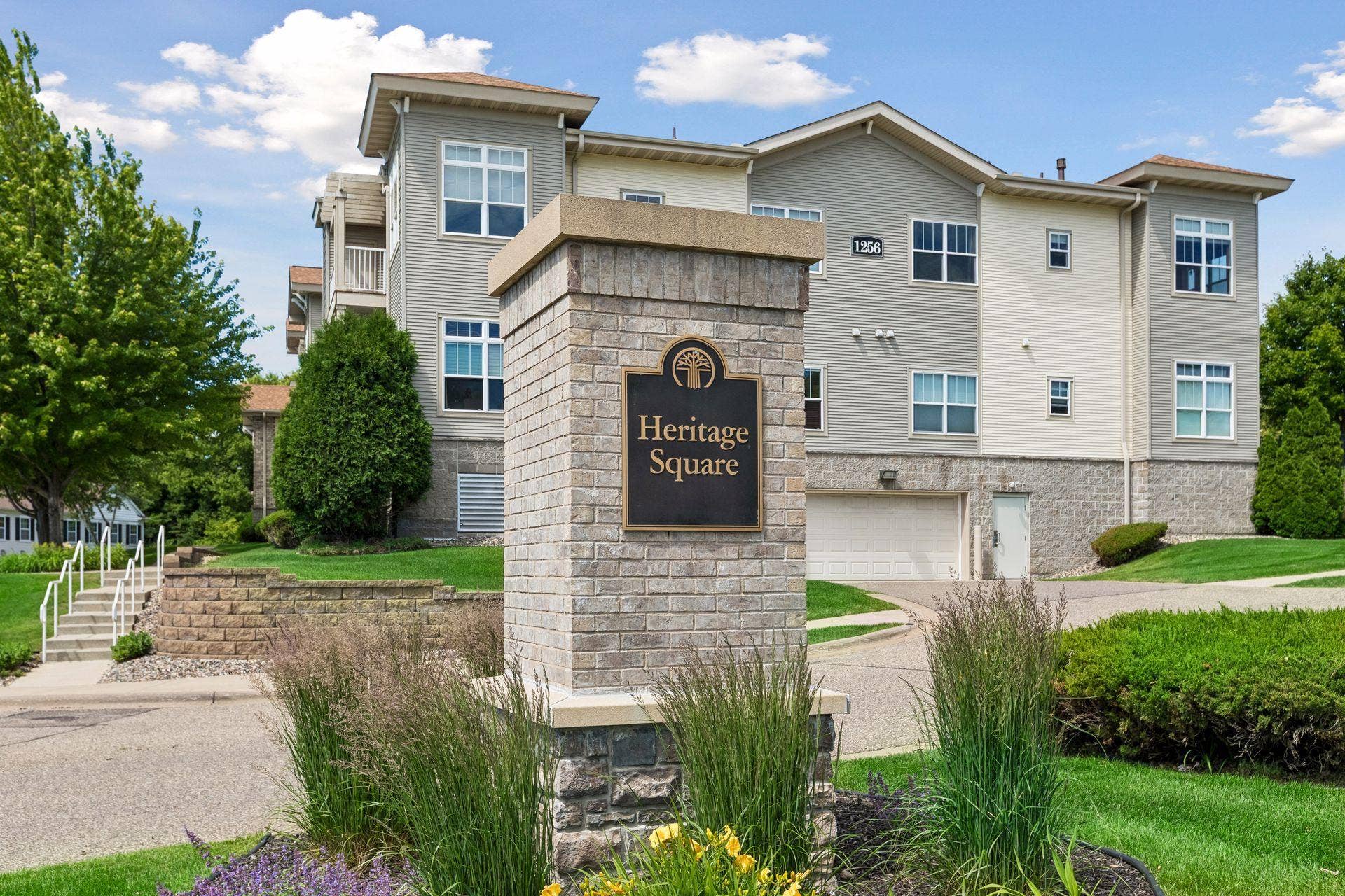 1256 County Road D E, #101, Maplewood, MN 55109