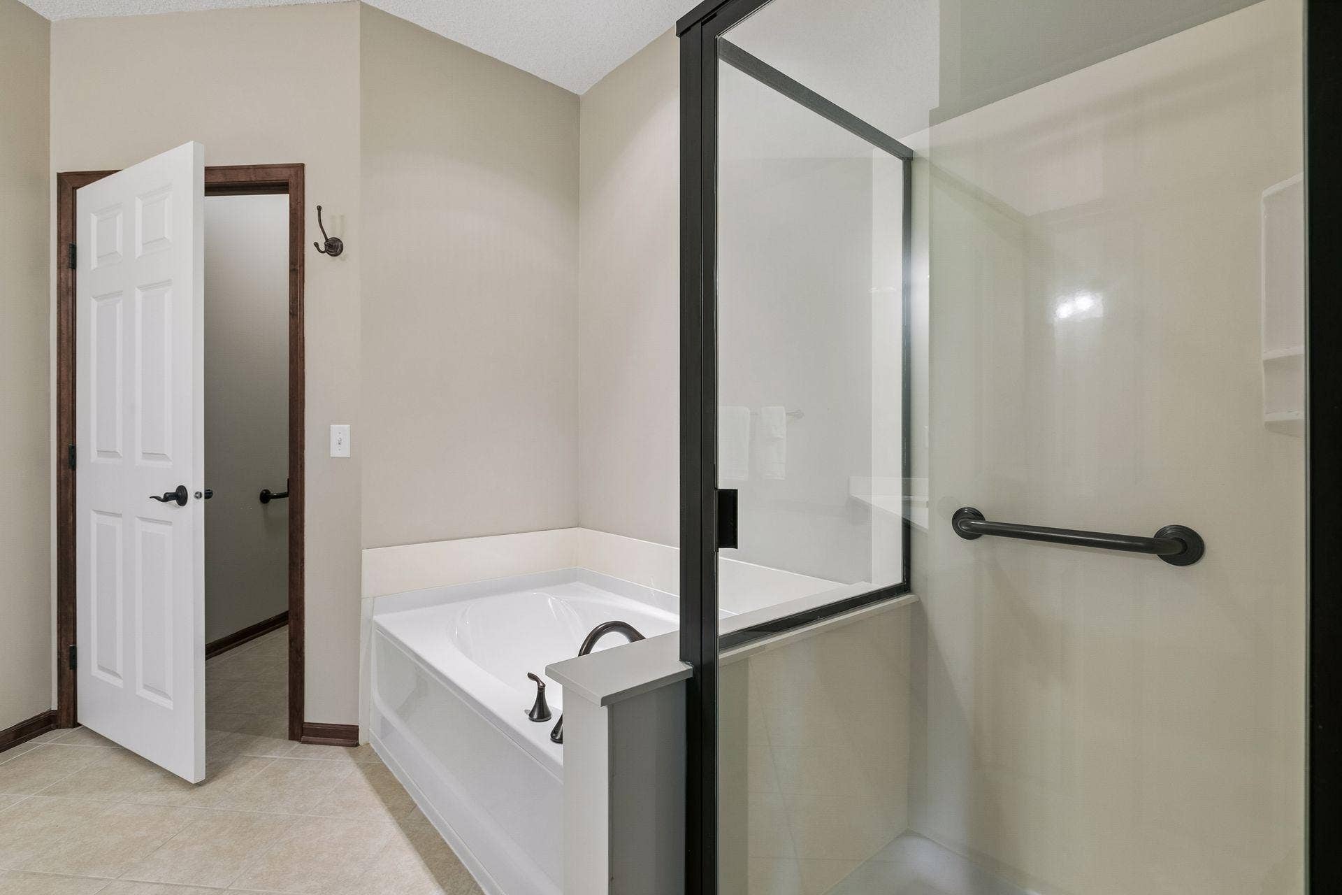 Primary bedroom - full bathroom