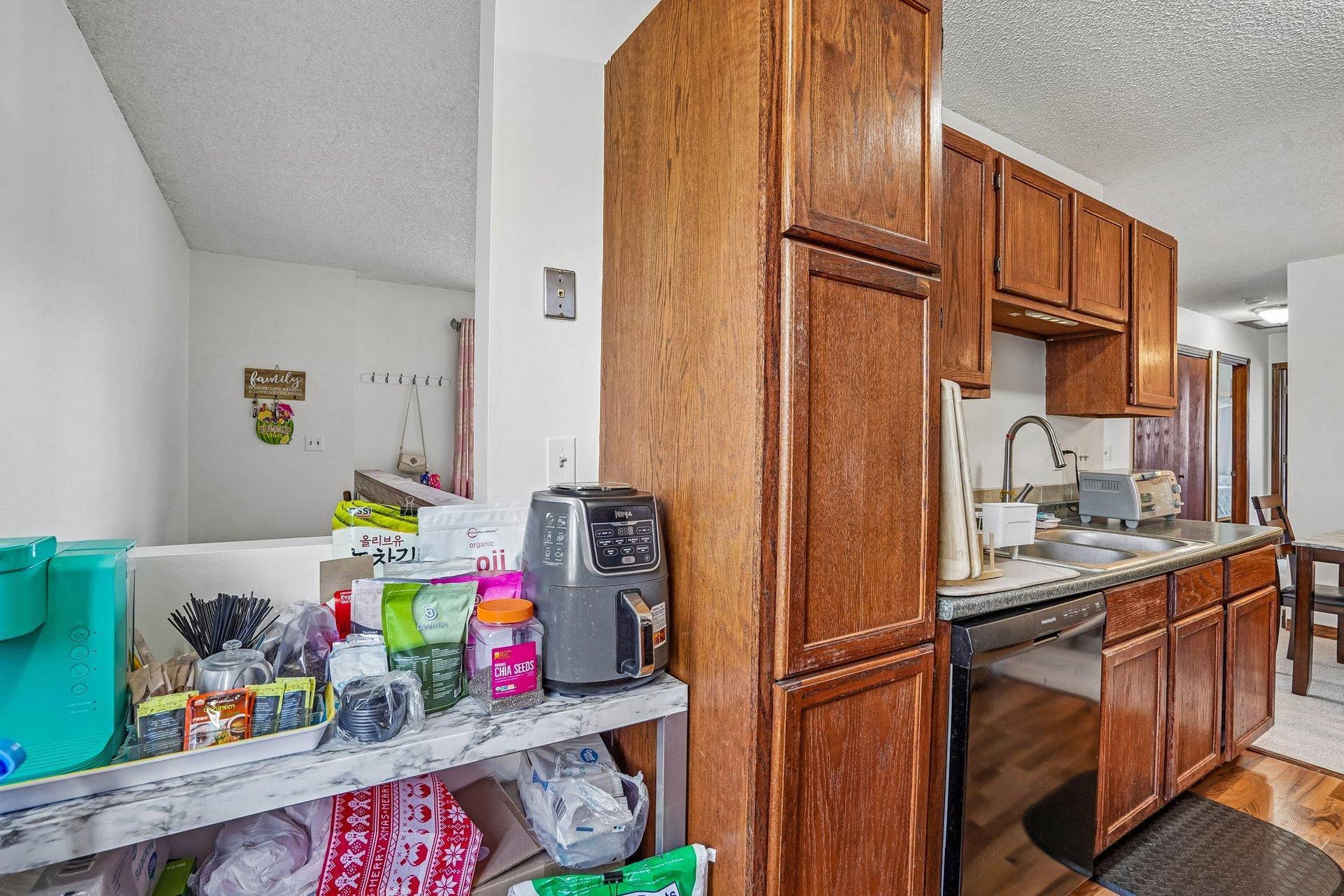 6627 84th Court N, Brooklyn Park, MN 55445 6627 84th Court N, Brooklyn Park, MN 55445