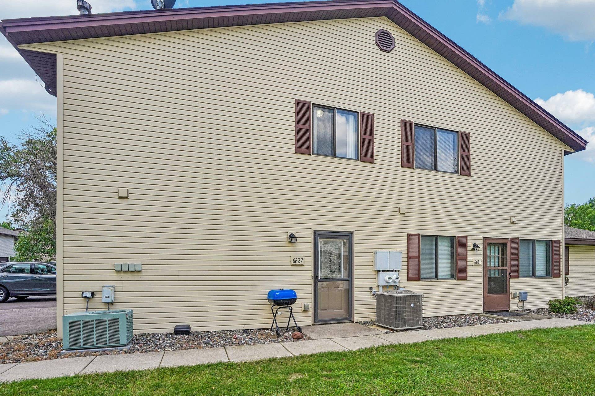 6627 84th Court N, Brooklyn Park, MN 55445 6627 84th Court N, Brooklyn Park, MN 55445