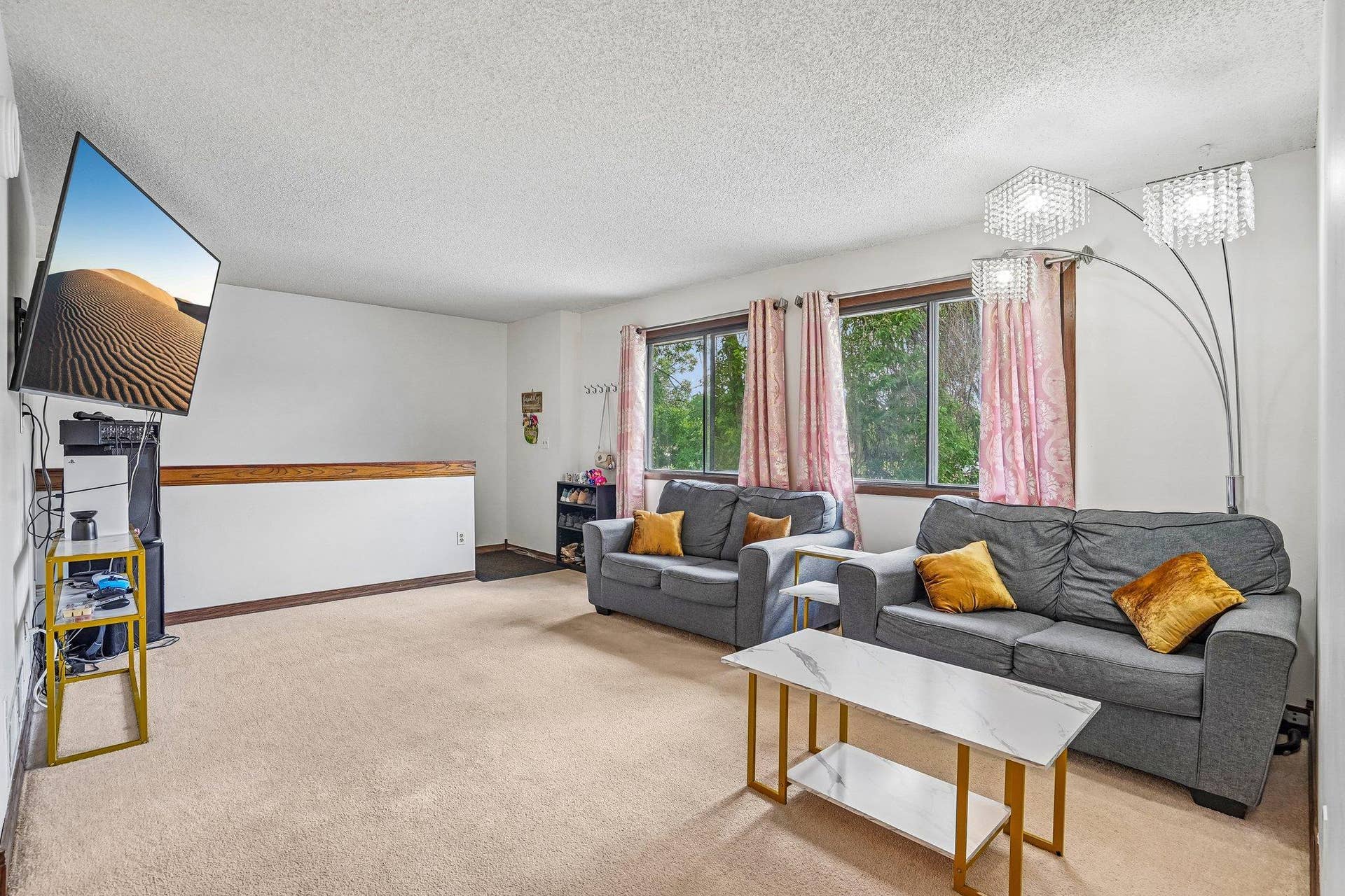 6627 84th Court N, Brooklyn Park, MN 55445 6627 84th Court N, Brooklyn Park, MN 55445