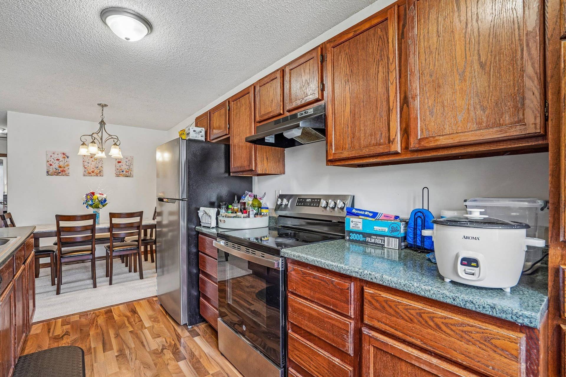 6627 84th Court N, Brooklyn Park, MN 55445 6627 84th Court N, Brooklyn Park, MN 55445