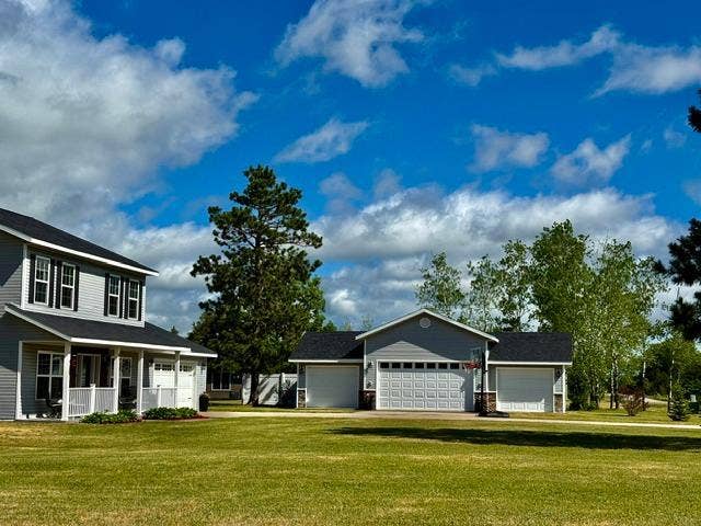 8035 Moidore Drive NW, Bemidji, MN 56601 Front