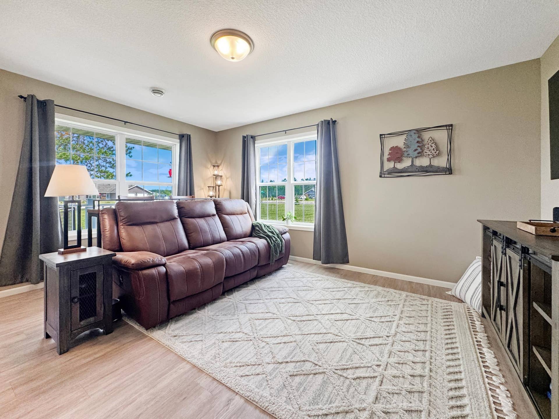 8035 Moidore Drive NW, Bemidji, MN 56601 Living Room