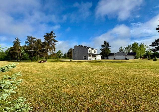 8035 Moidore Drive NW, Bemidji, MN 56601 Yard
