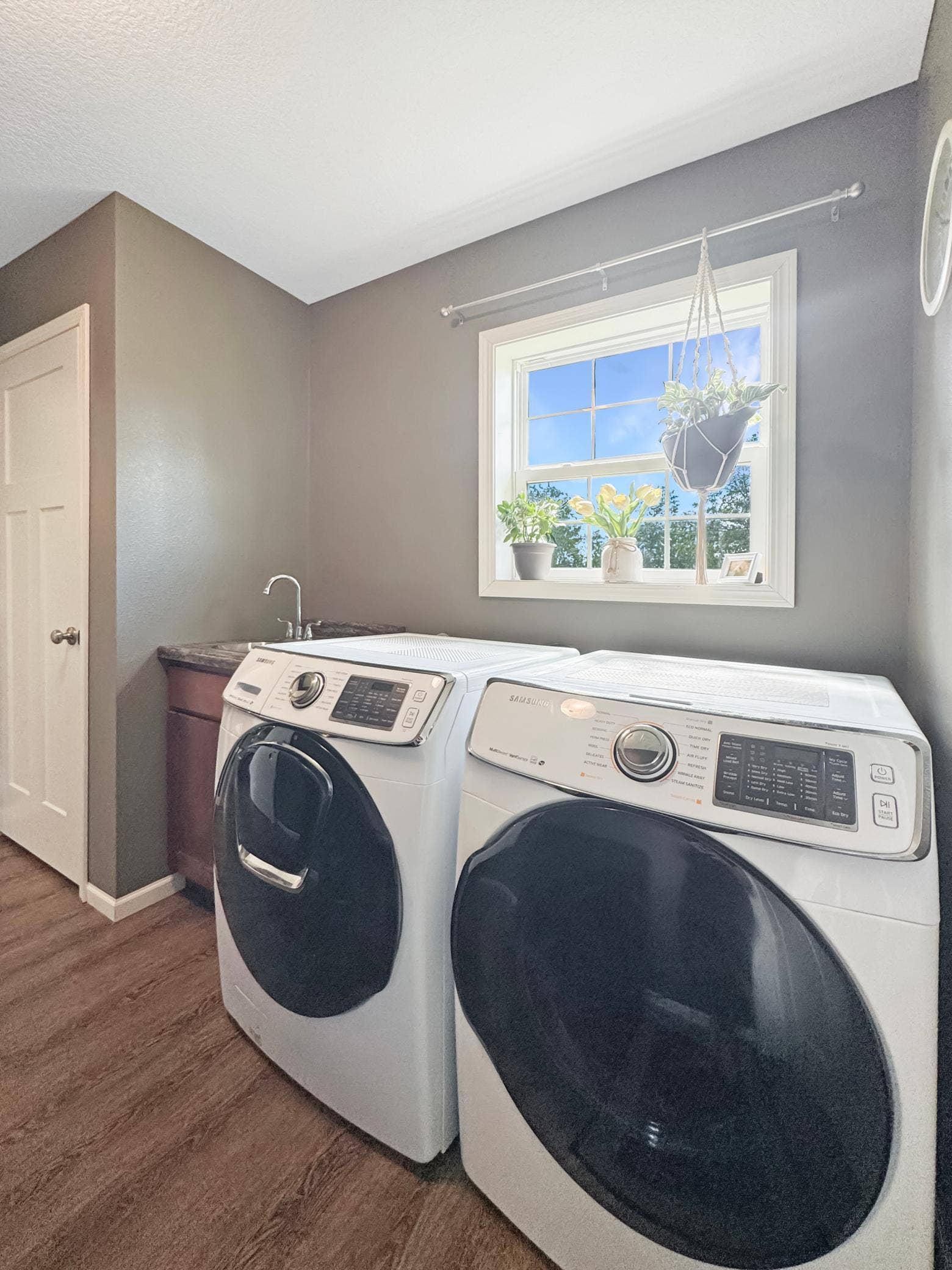 8035 Moidore Drive NW, Bemidji, MN 56601 Laundry