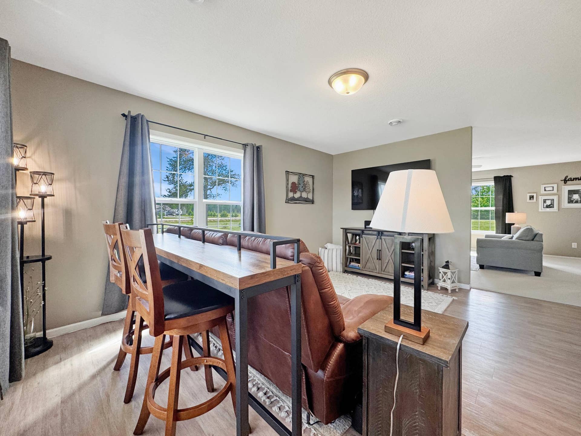 8035 Moidore Drive NW, Bemidji, MN 56601 Living Room