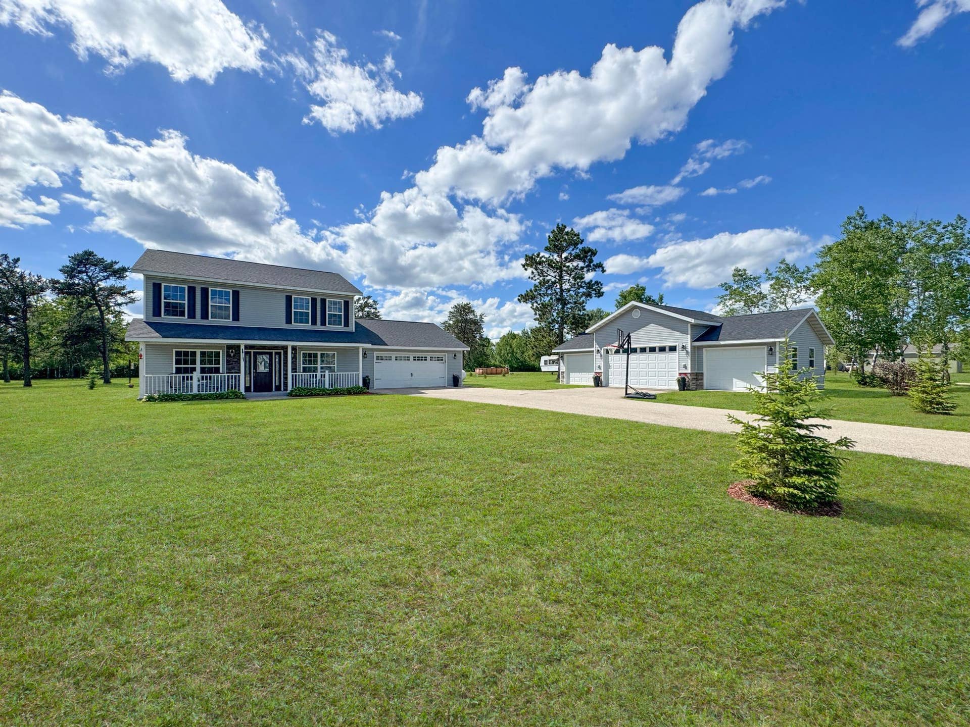 8035 Moidore Drive NW, Bemidji, MN 56601 Front
