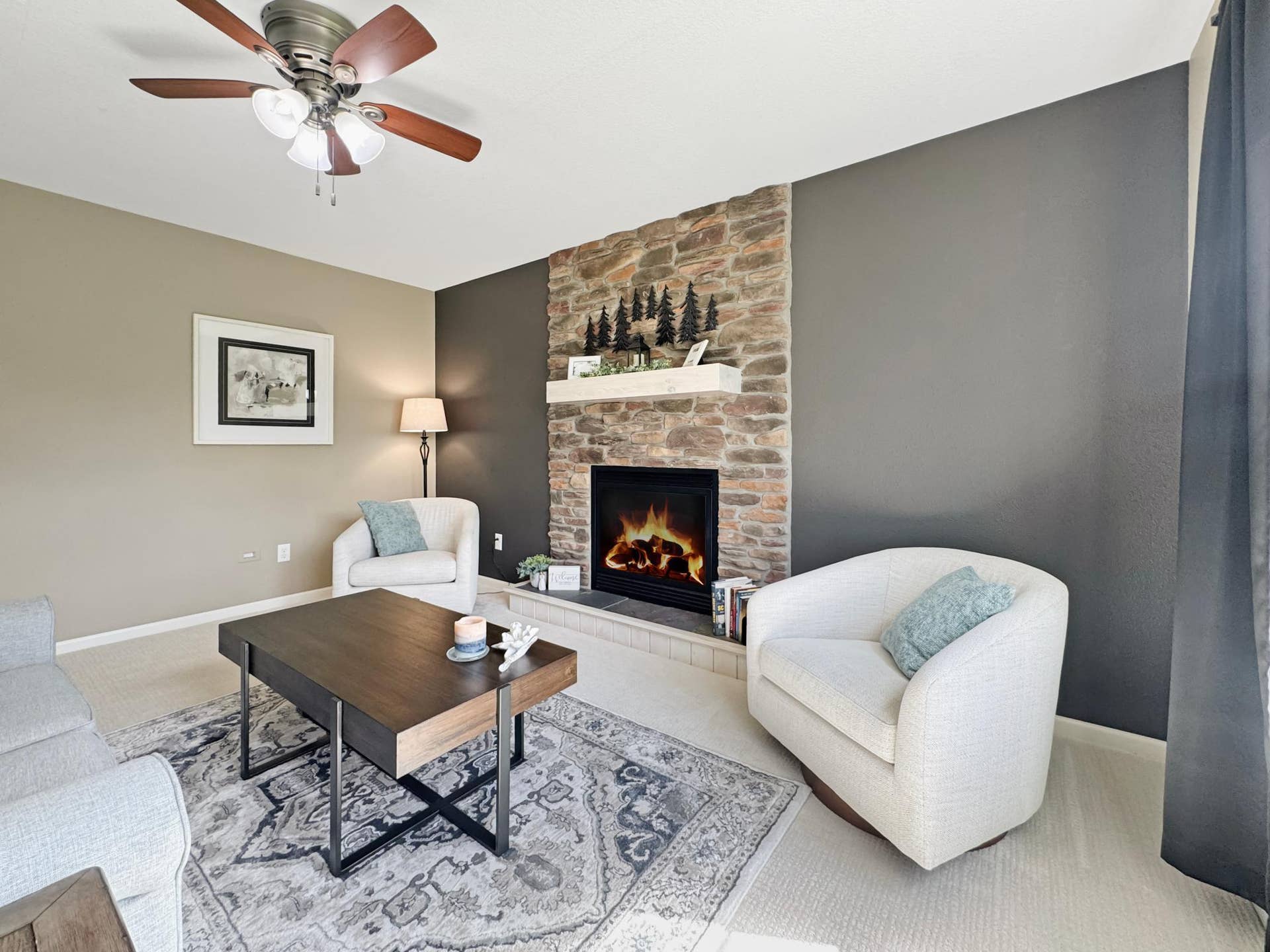 8035 Moidore Drive NW, Bemidji, MN 56601 Living Room