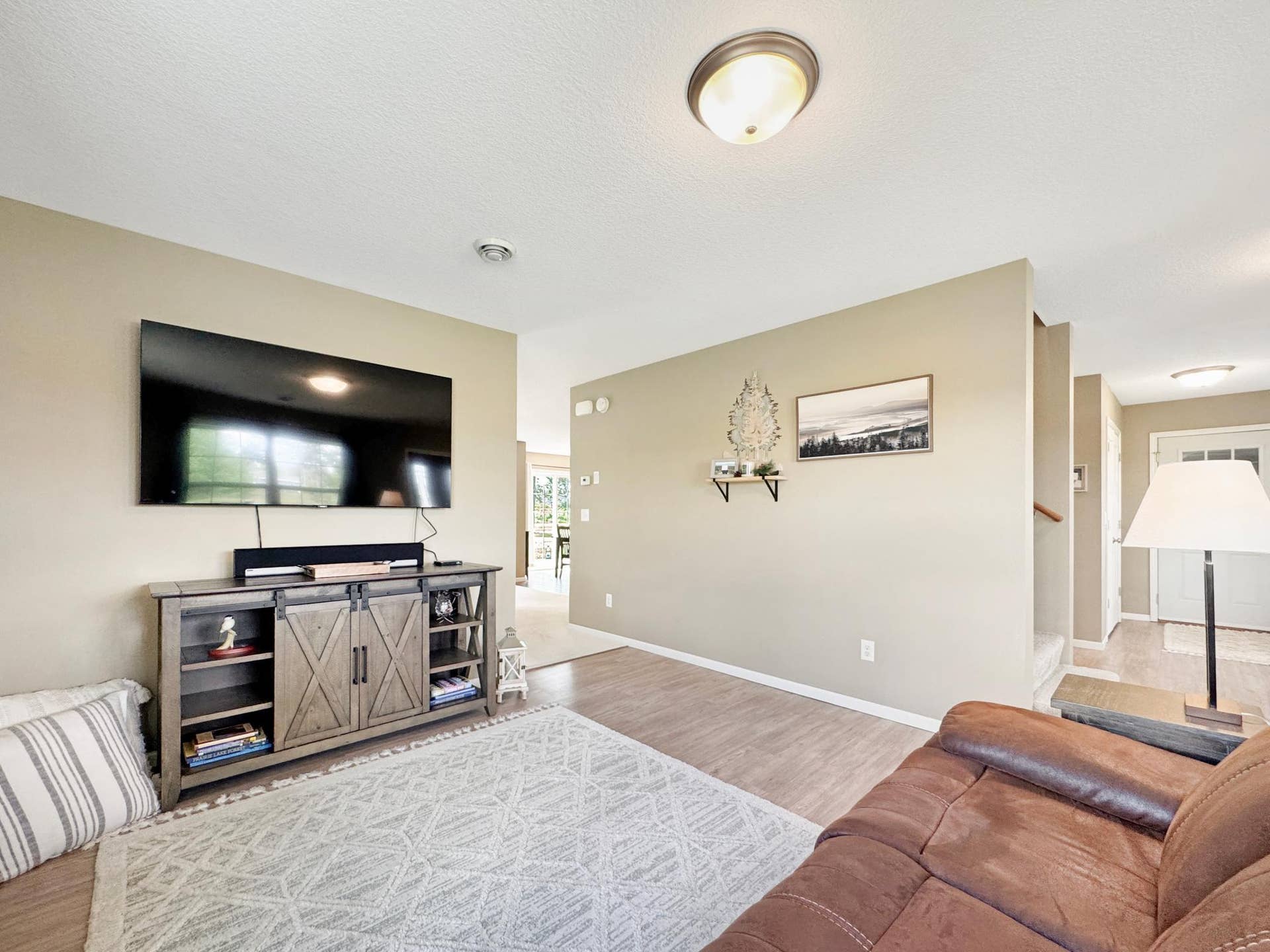 8035 Moidore Drive NW, Bemidji, MN 56601 Living Room