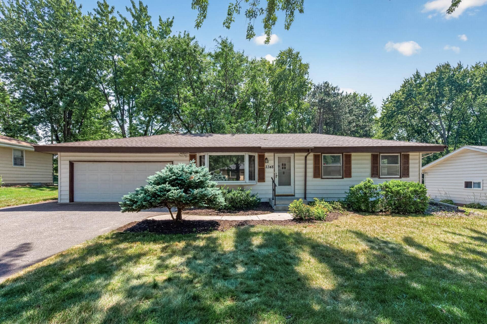 2348 Elm Drive, White Bear Lake, MN 55110 Welcome to 2348 Elm Dr!