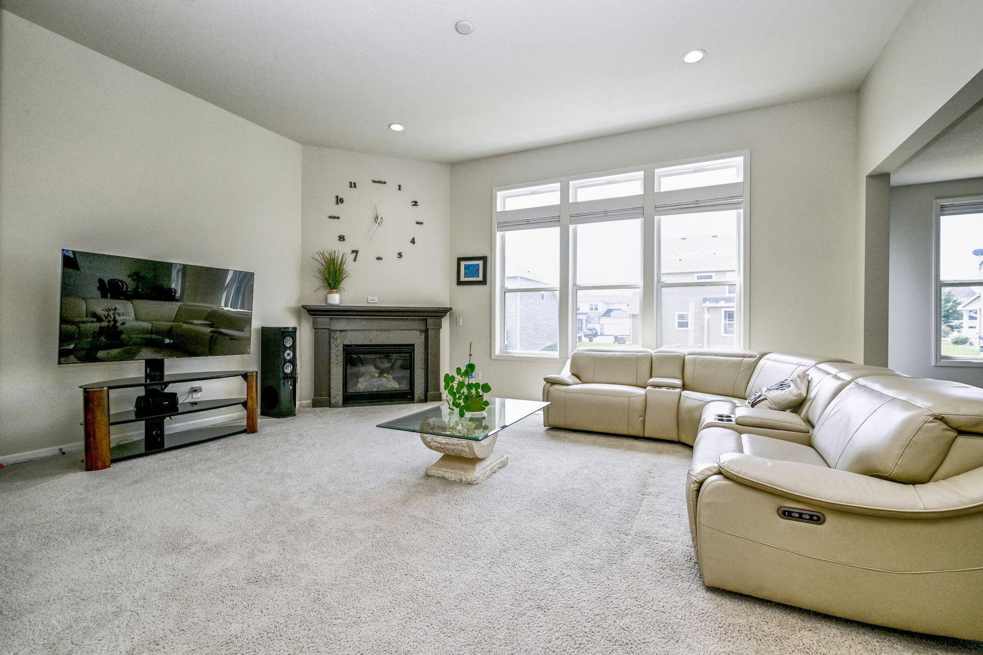 9343 Compass Pointe Road, Woodbury, MN 55129 9343 Compass Pointe Road, Woodbury, MN 55129