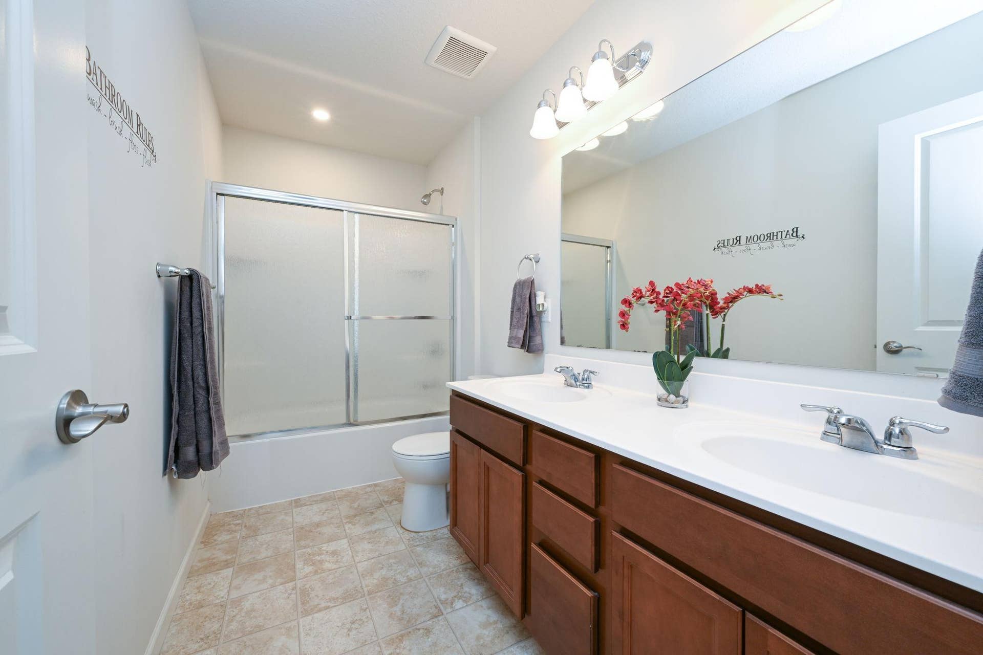 9343 Compass Pointe Road, Woodbury, MN 55129 9343 Compass Pointe Road, Woodbury, MN 55129