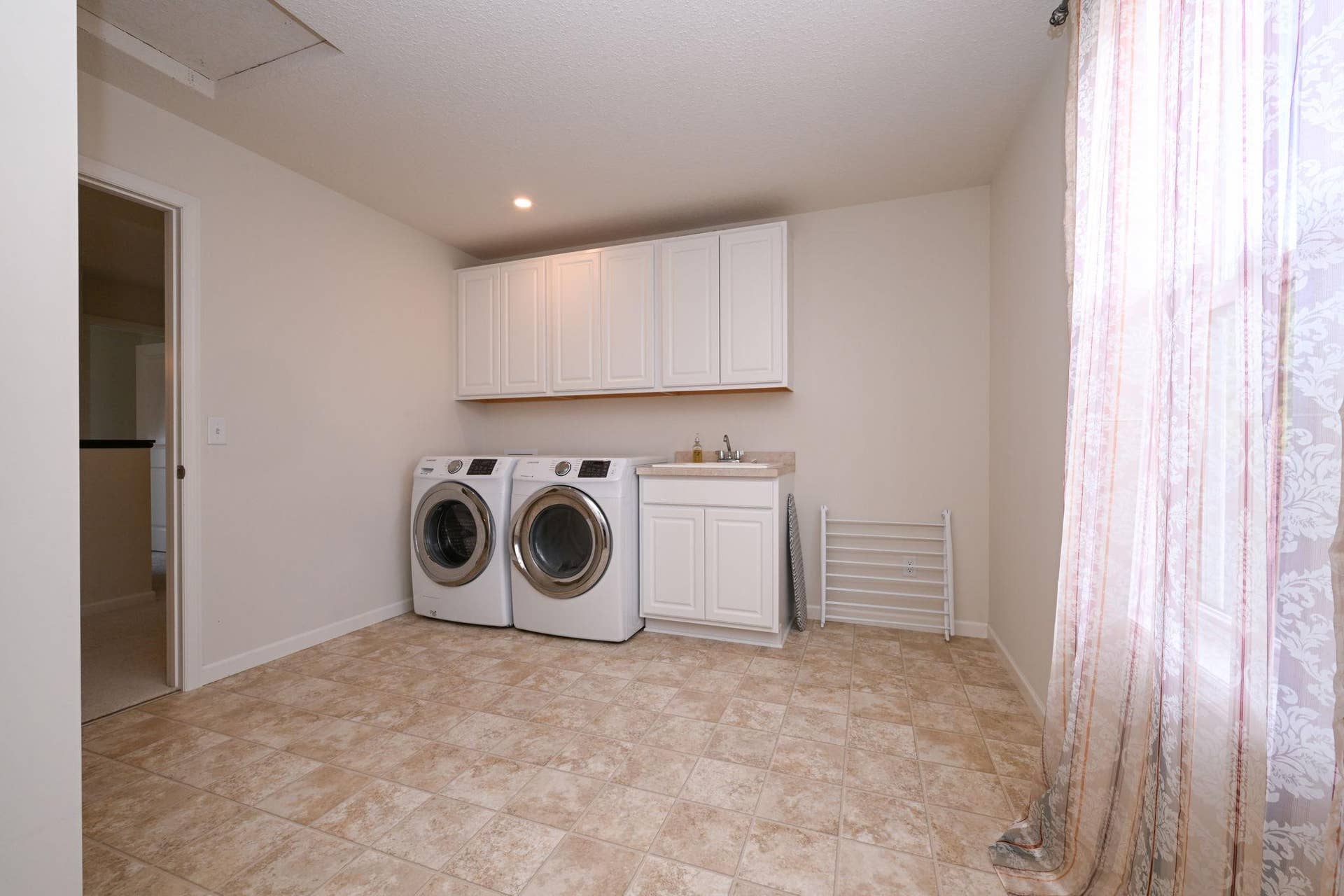 9343 Compass Pointe Road, Woodbury, MN 55129 9343 Compass Pointe Road, Woodbury, MN 55129