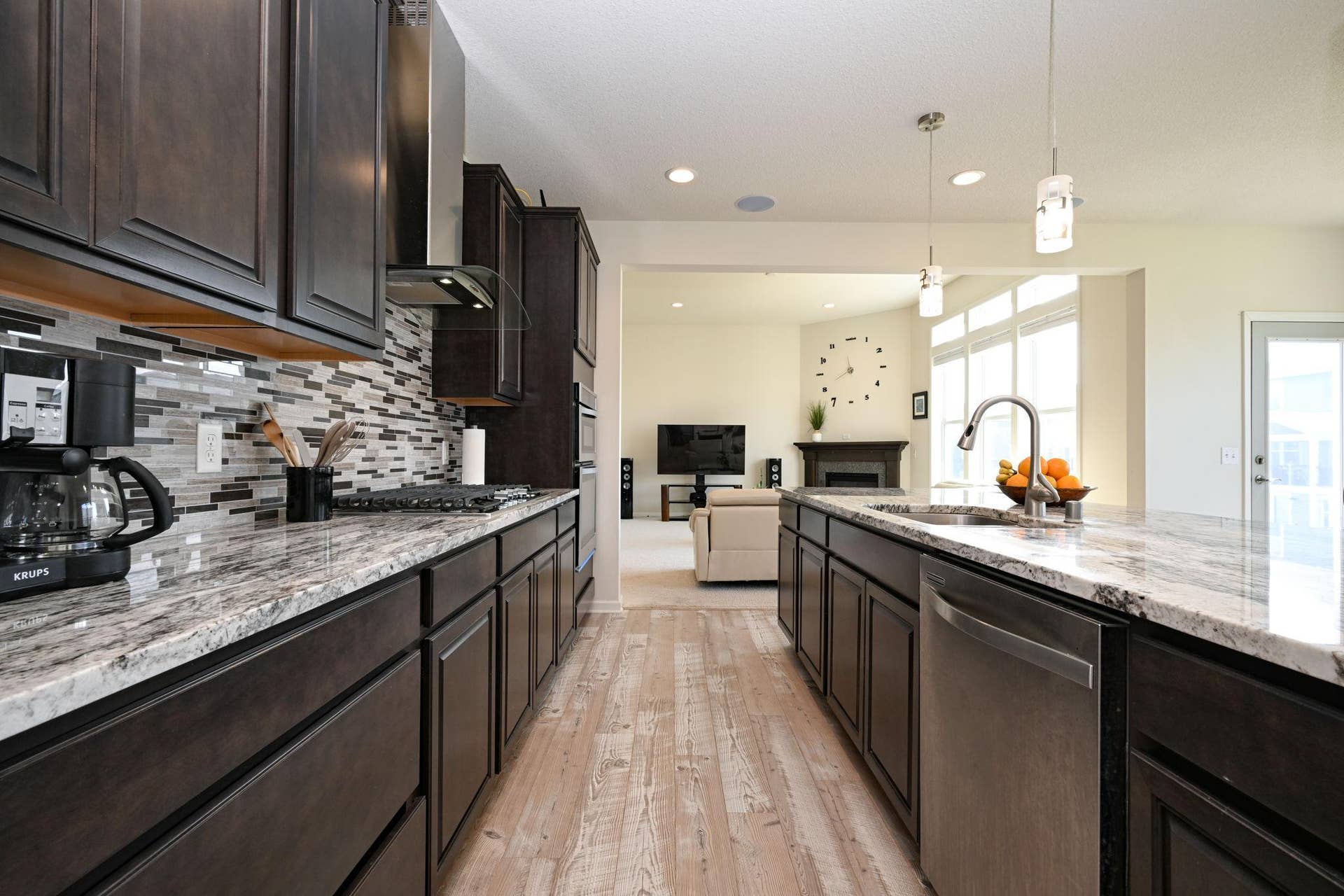 9343 Compass Pointe Road, Woodbury, MN 55129 9343 Compass Pointe Road, Woodbury, MN 55129
