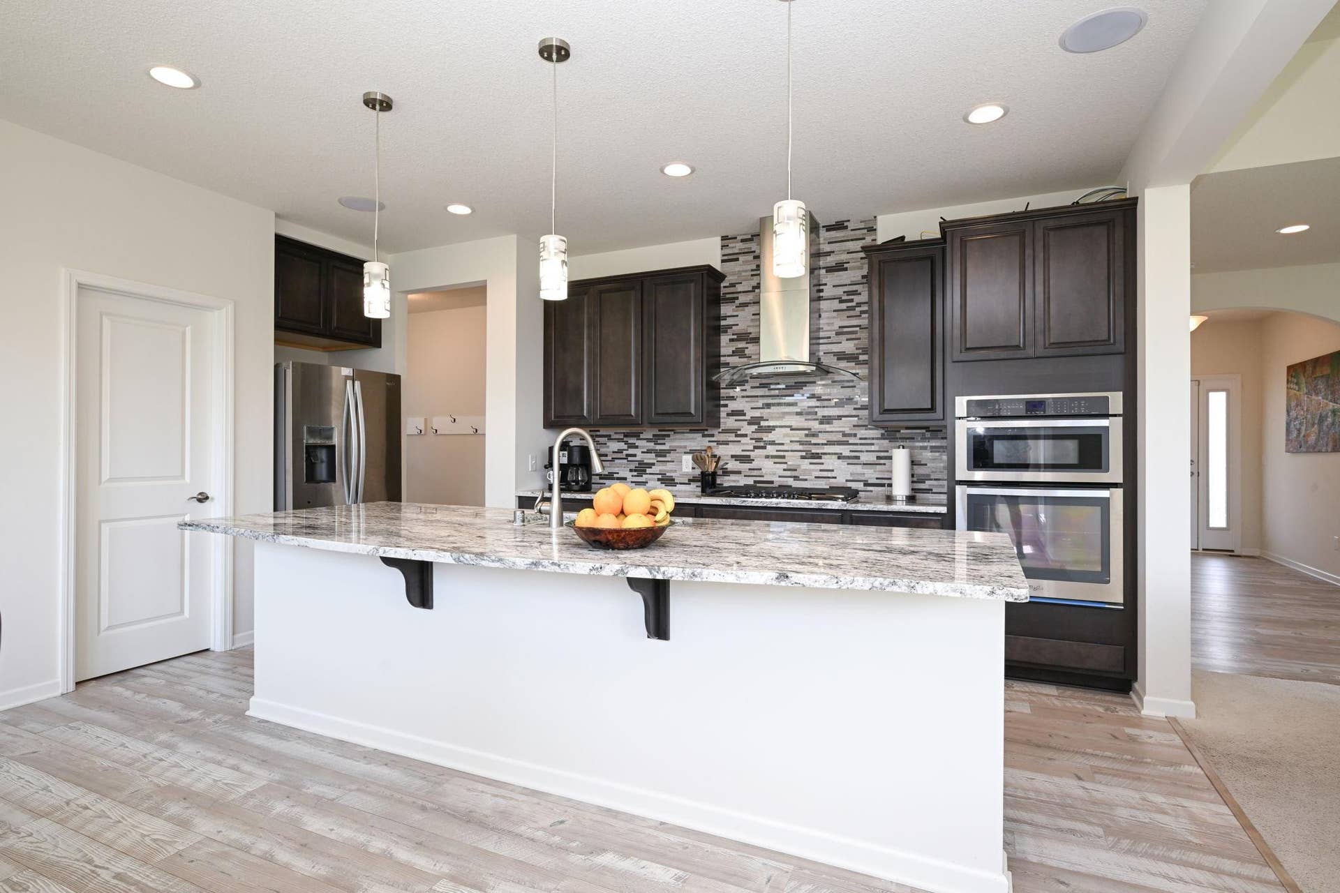 9343 Compass Pointe Road, Woodbury, MN 55129 9343 Compass Pointe Road, Woodbury, MN 55129