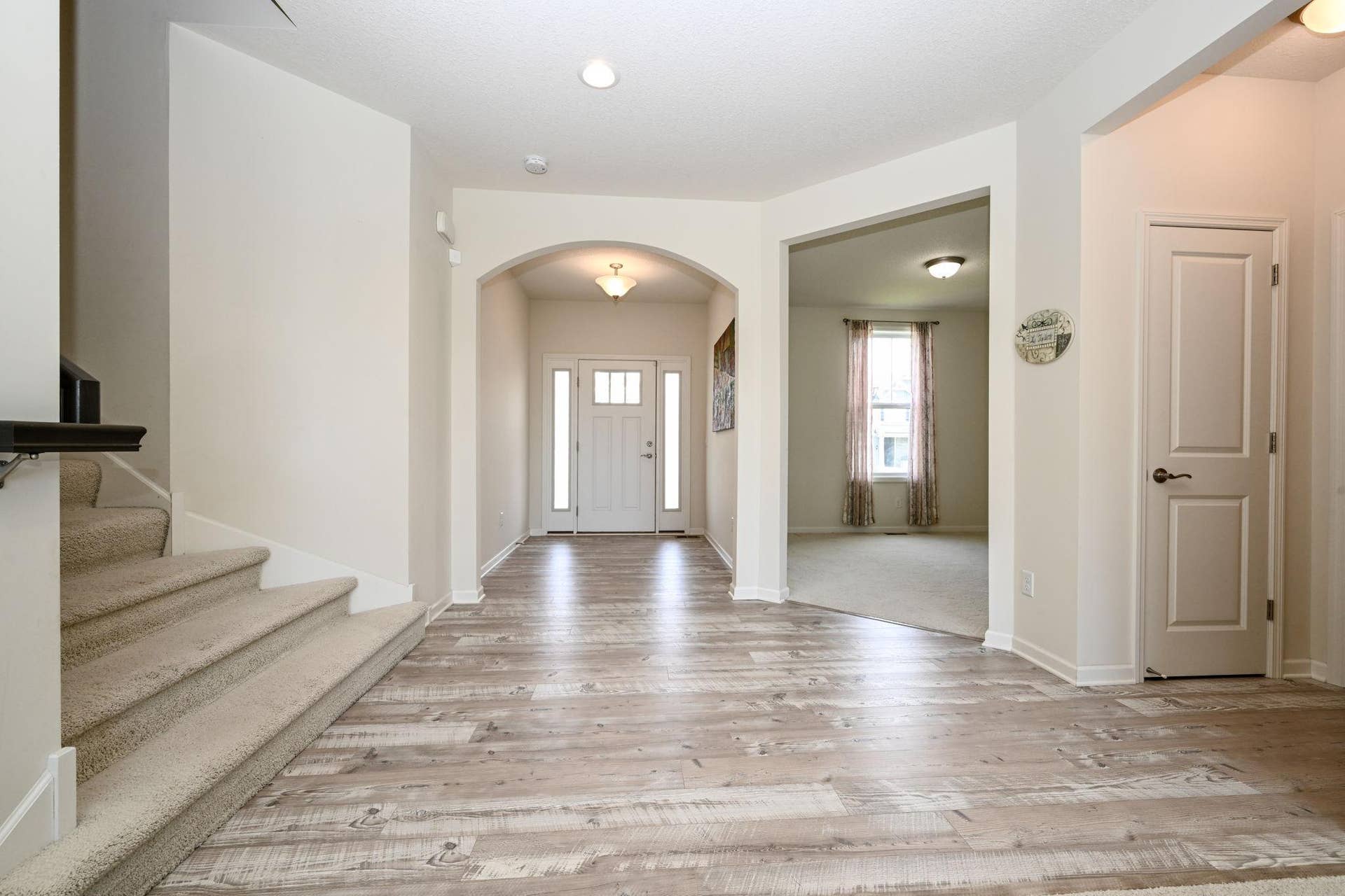 9343 Compass Pointe Road, Woodbury, MN 55129 9343 Compass Pointe Road, Woodbury, MN 55129