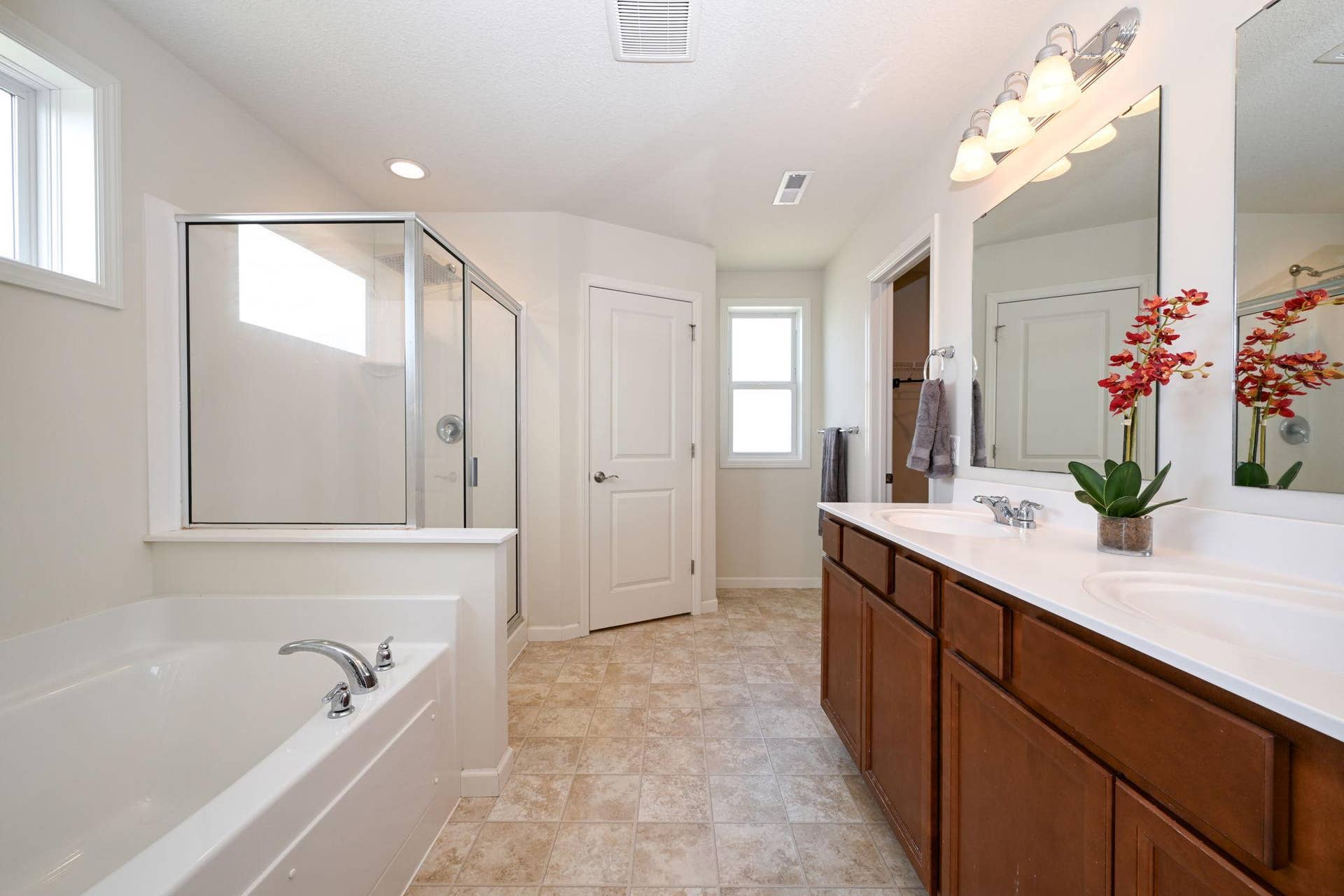 9343 Compass Pointe Road, Woodbury, MN 55129 9343 Compass Pointe Road, Woodbury, MN 55129