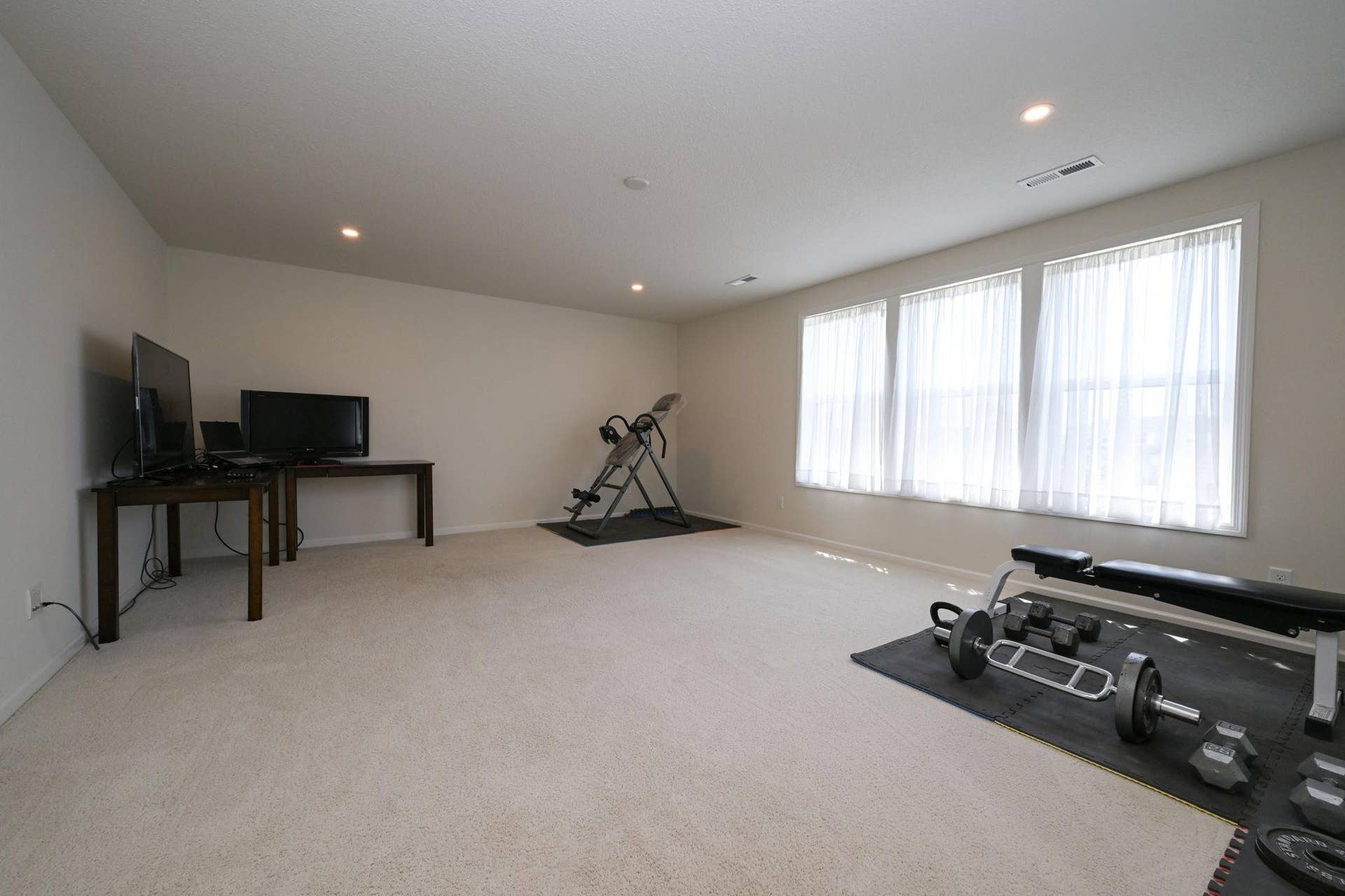 9343 Compass Pointe Road, Woodbury, MN 55129 9343 Compass Pointe Road, Woodbury, MN 55129