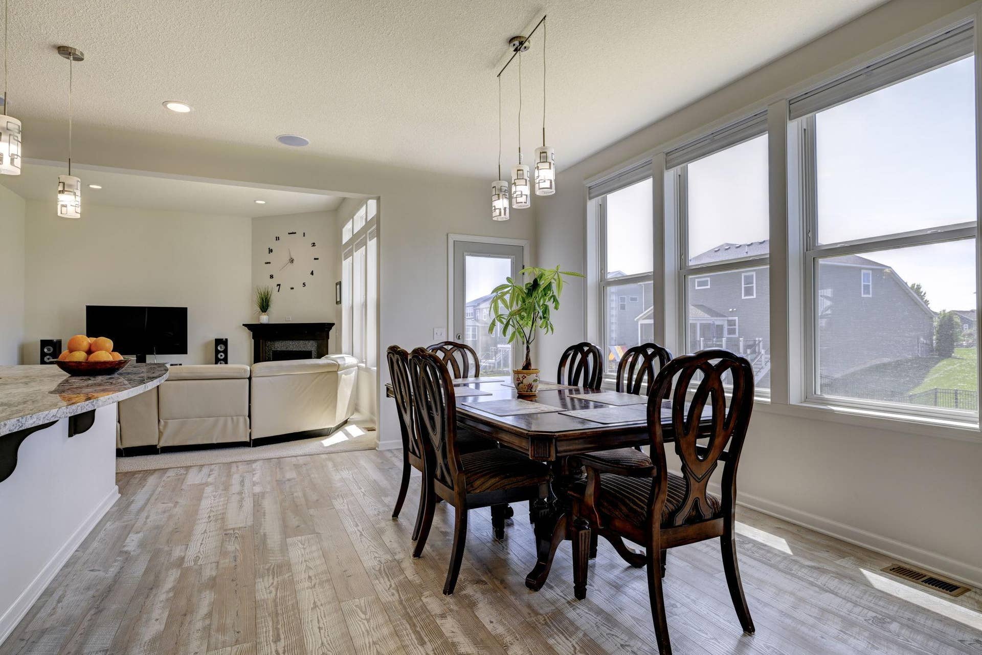 9343 Compass Pointe Road, Woodbury, MN 55129 9343 Compass Pointe Road, Woodbury, MN 55129